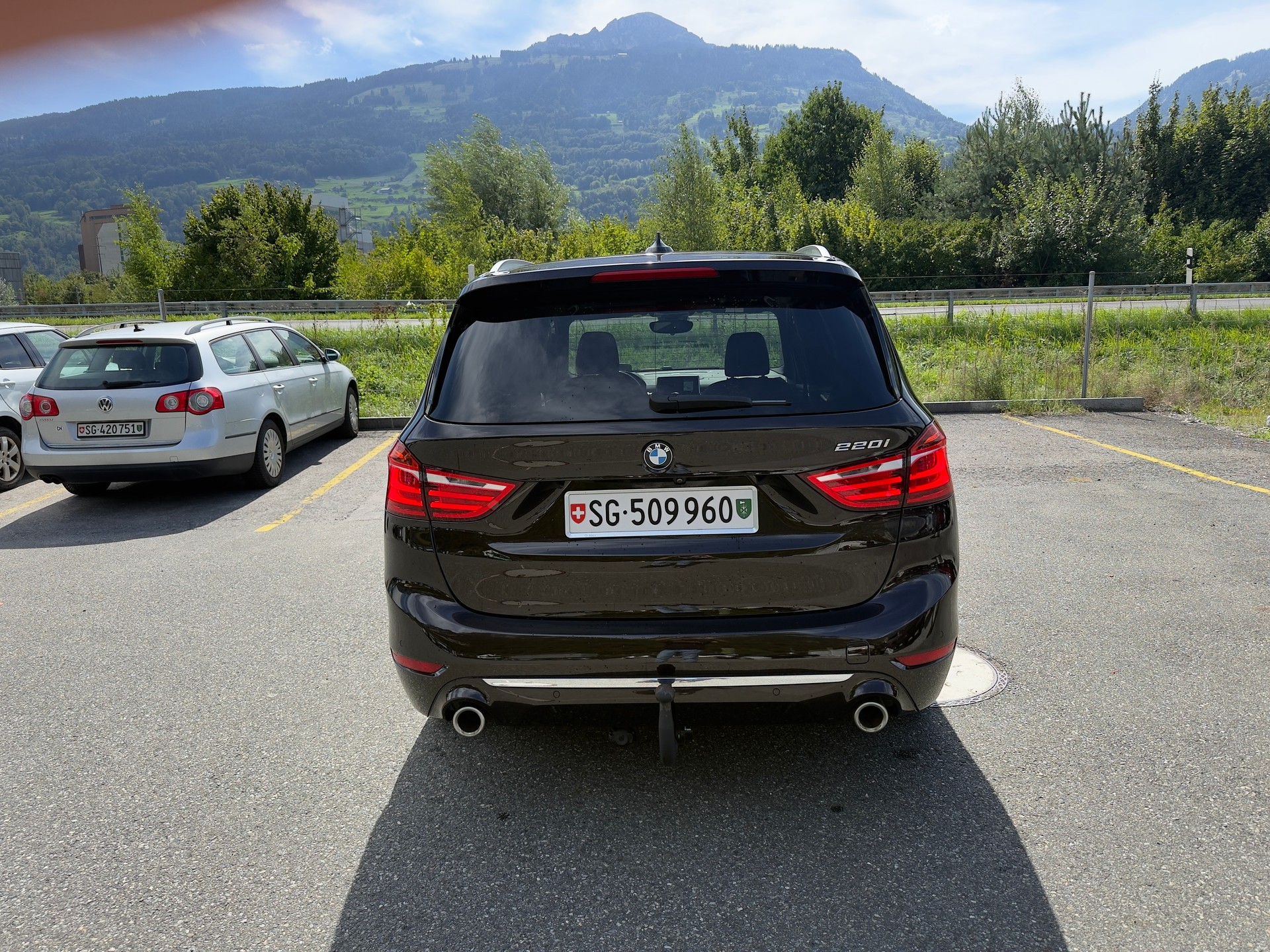 BMW 220i Gran Tourer M-Packet)-image-3