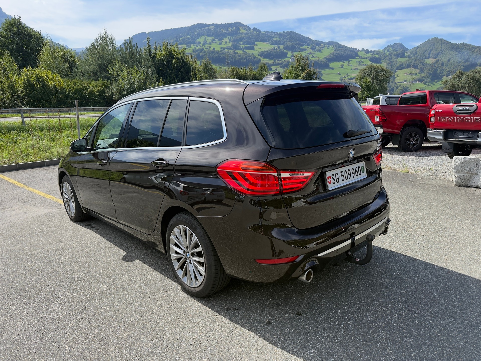 BMW 220i Gran Tourer M-Packet)-image-4