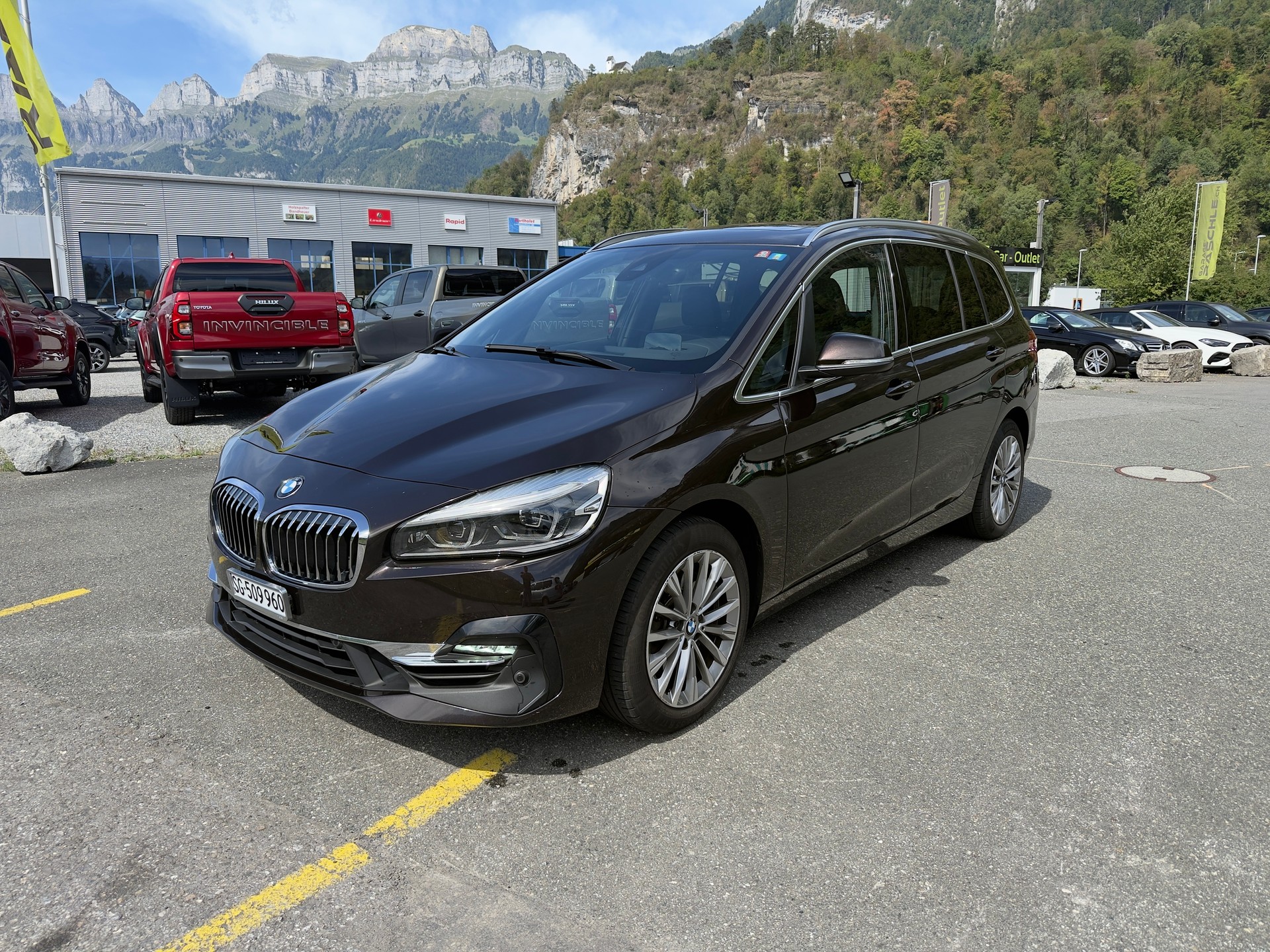 BMW 220i Gran Tourer M-Packet)-image-1