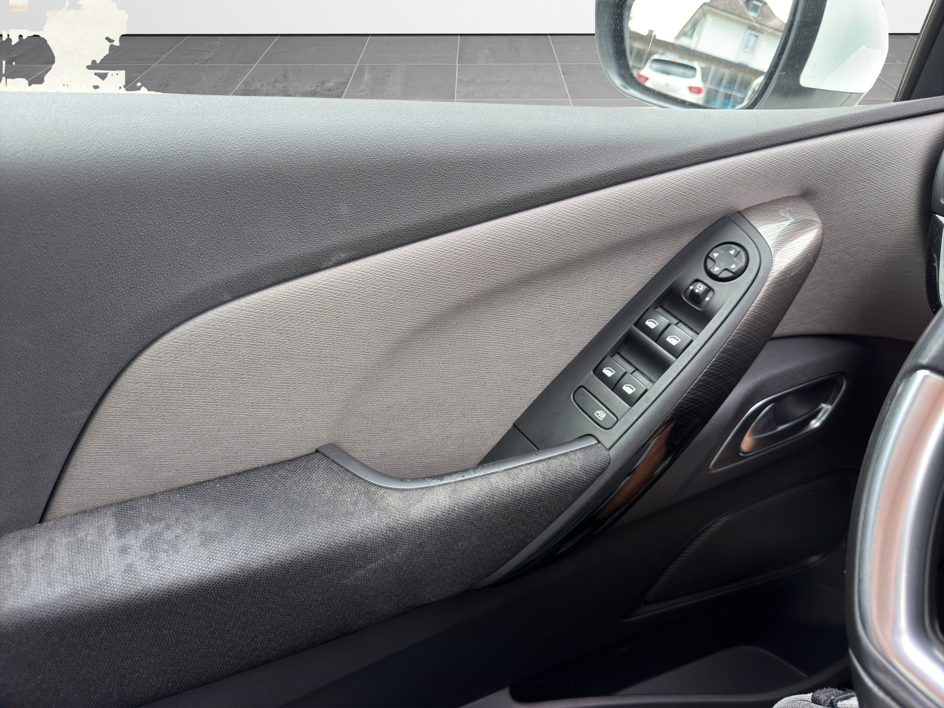 CITROEN C4 Picasso 1.6i 16V e-THP Exclusive Automatic-image-14