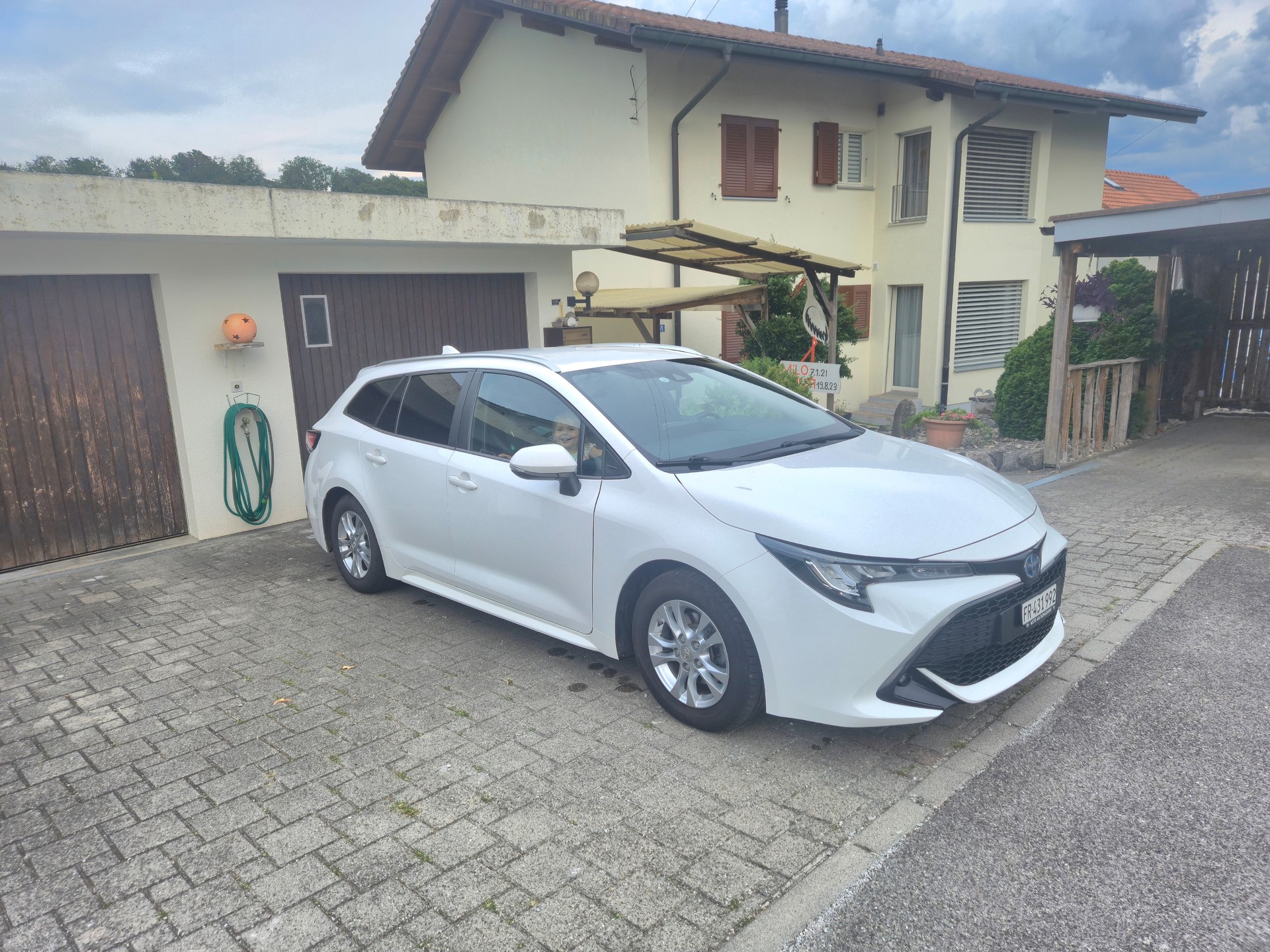 TOYOTA 1.8 HSD Comfort-image-4