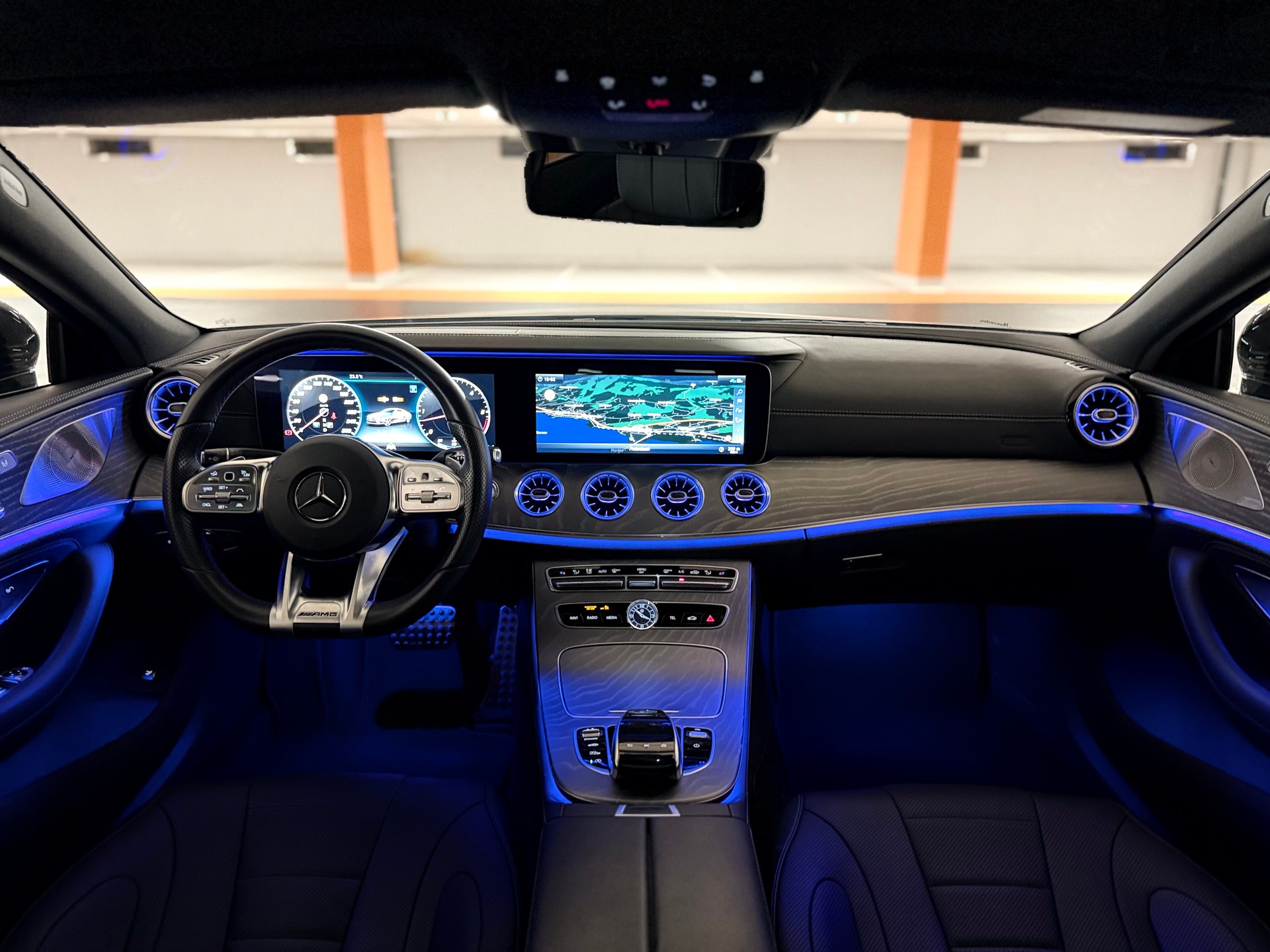 MERCEDES-BENZ CLS 350 d AMG Line 4Matic 9G-Tronic-image-11
