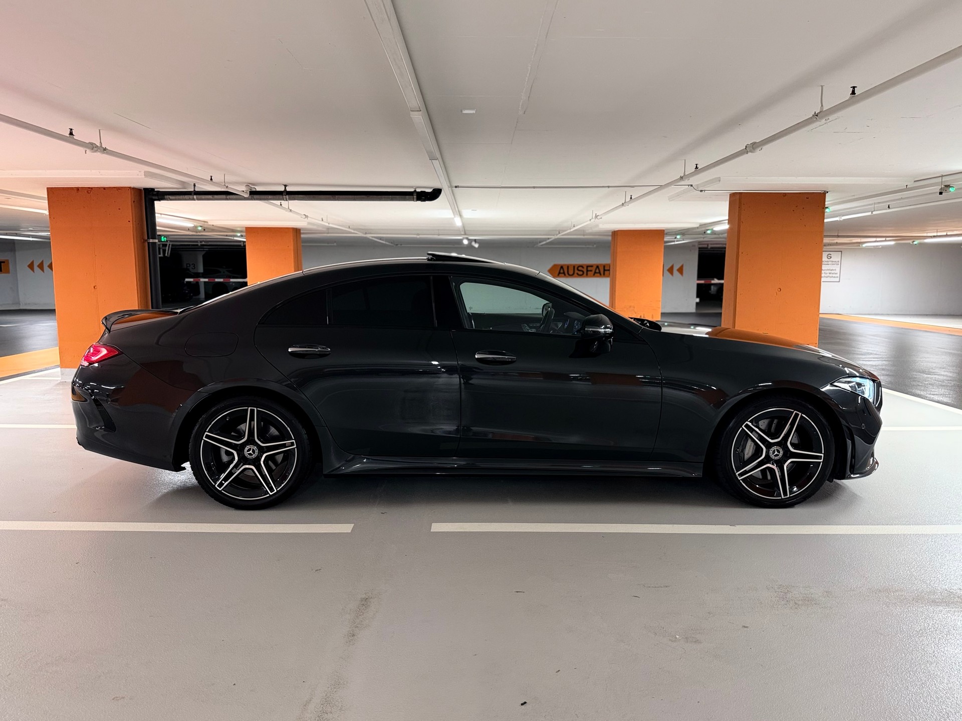 MERCEDES-BENZ CLS 350 d AMG Line 4Matic 9G-Tronic-showroom-element-3