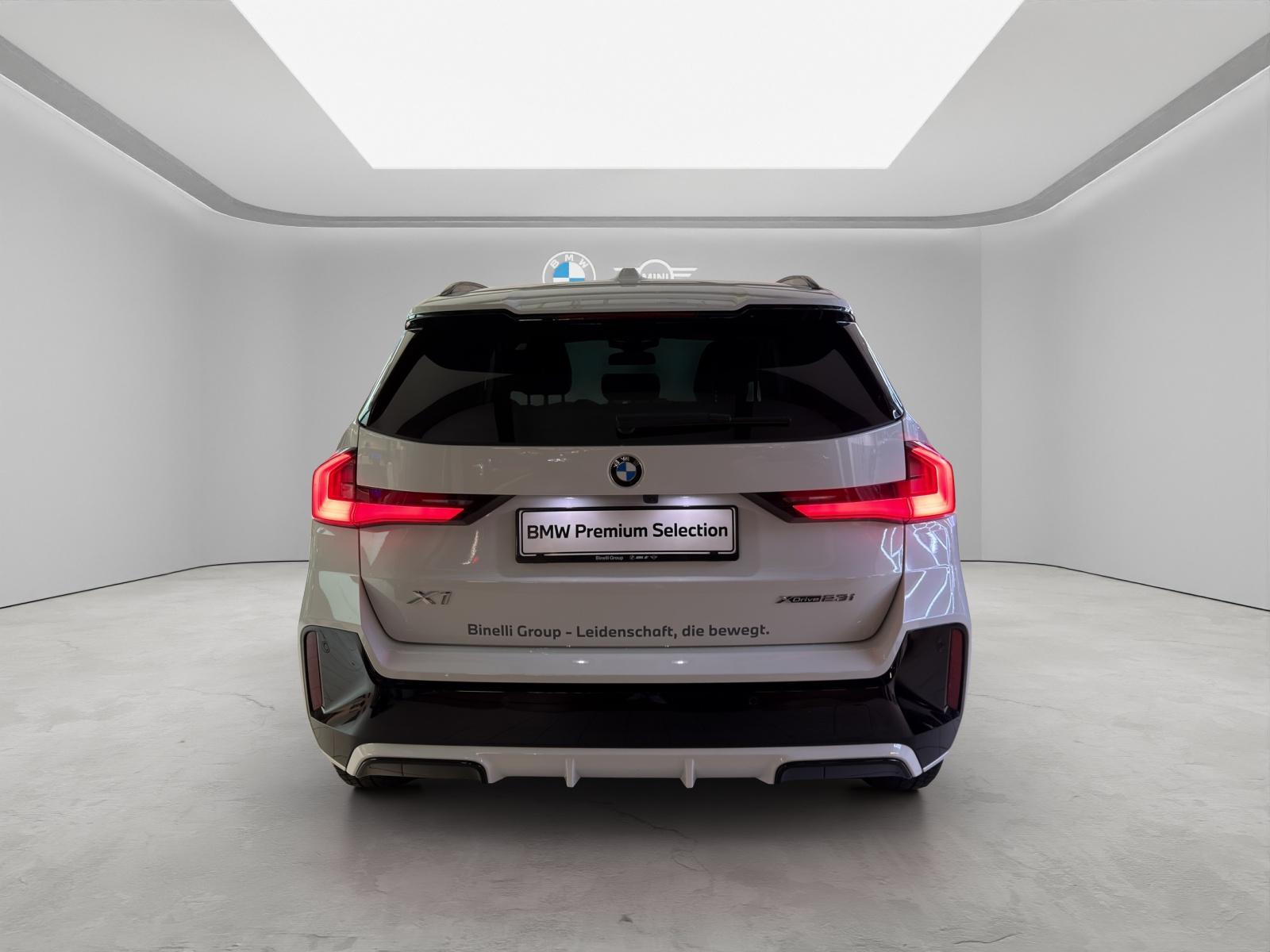 BMW X1 23i xDrive M-SportPaket-showroom-element-3