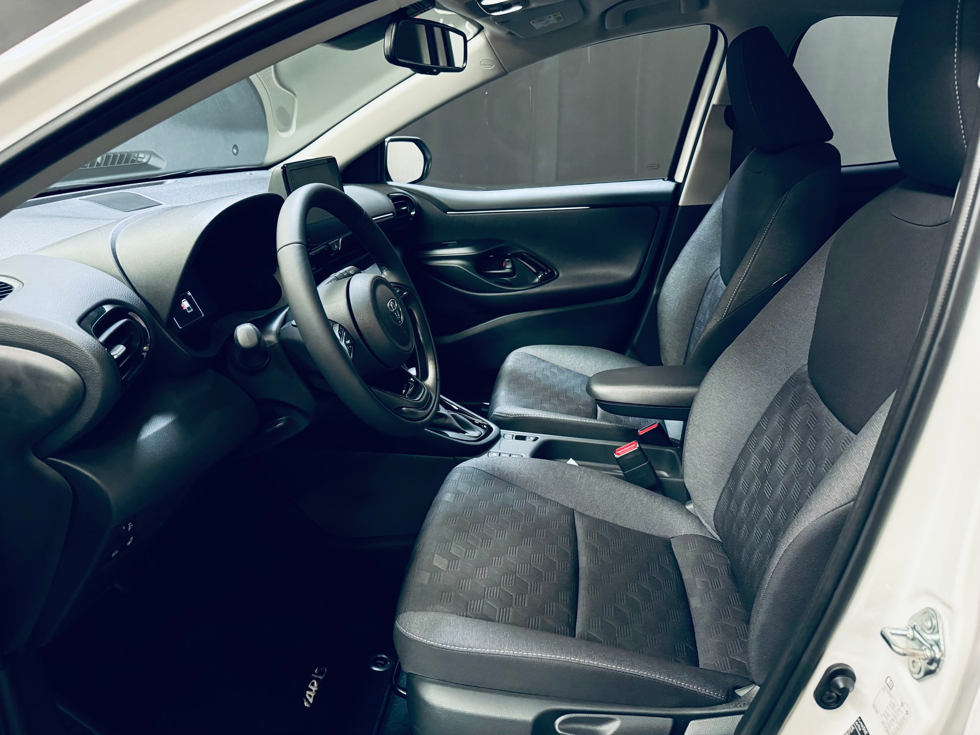 TOYOTA Yaris 1.5 Trend e-CVT-image-11