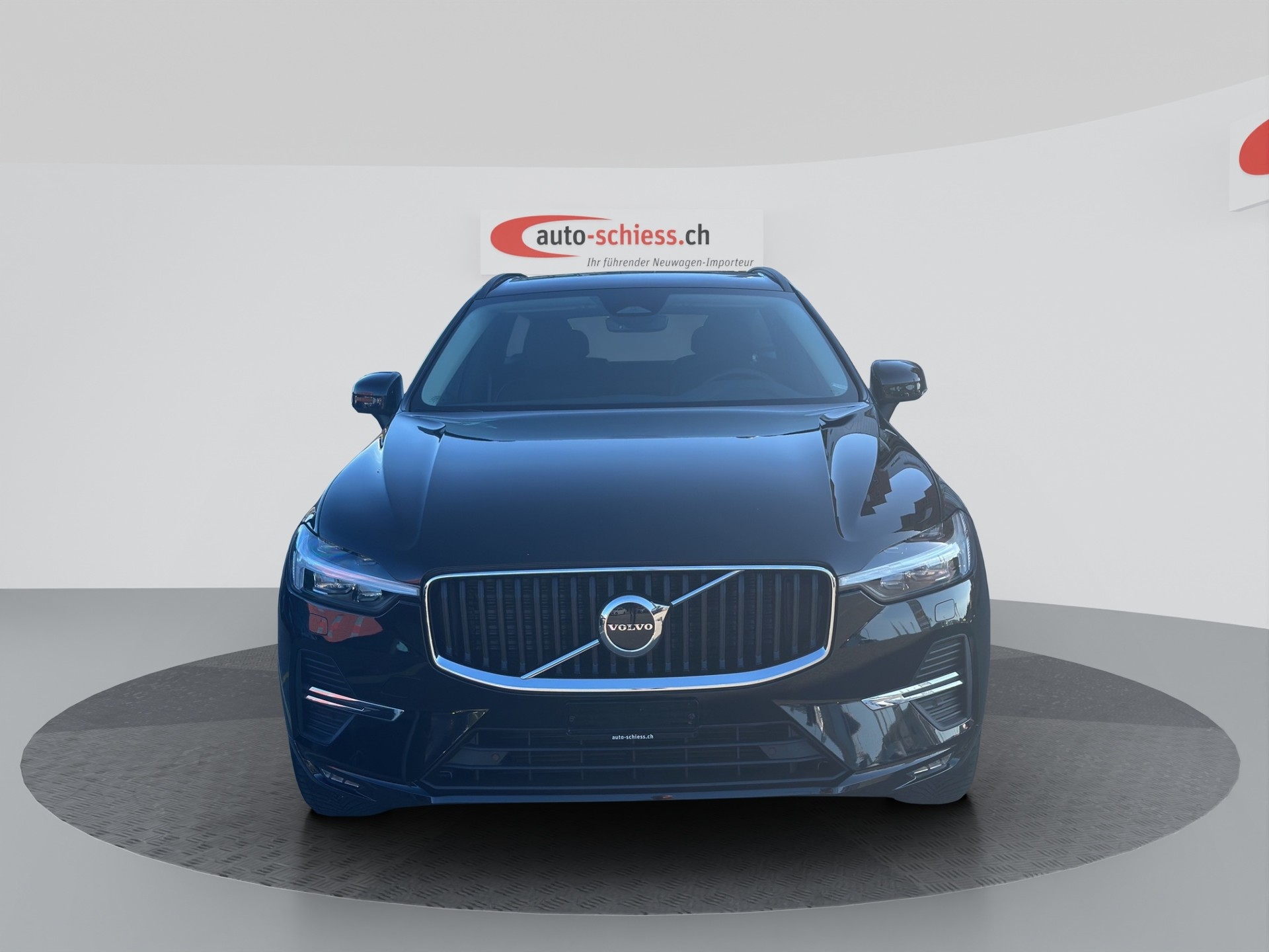 VOLVO XC60 B5 Benzin Mild Hybrid AWD Core Geartronic-showroom-element-3
