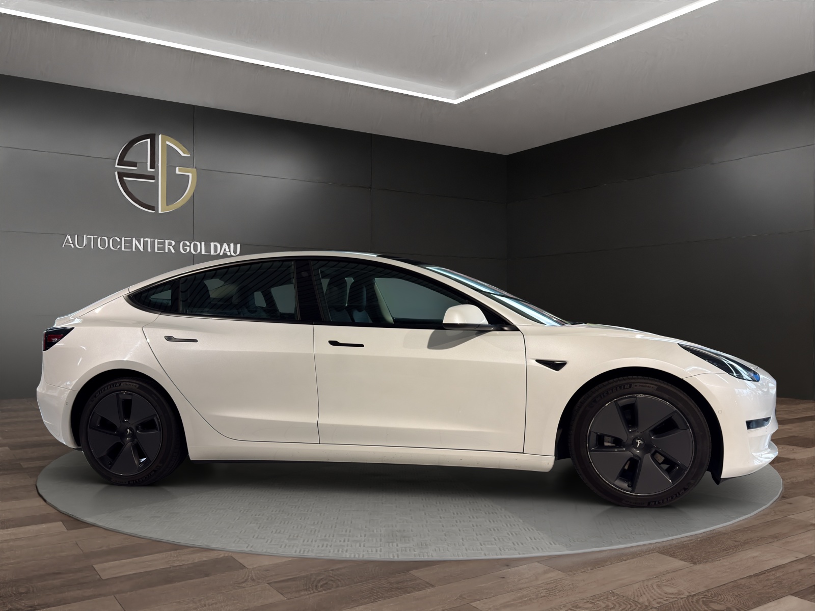 TESLA Model 3 Long Range Dual Motor AWD-image-4