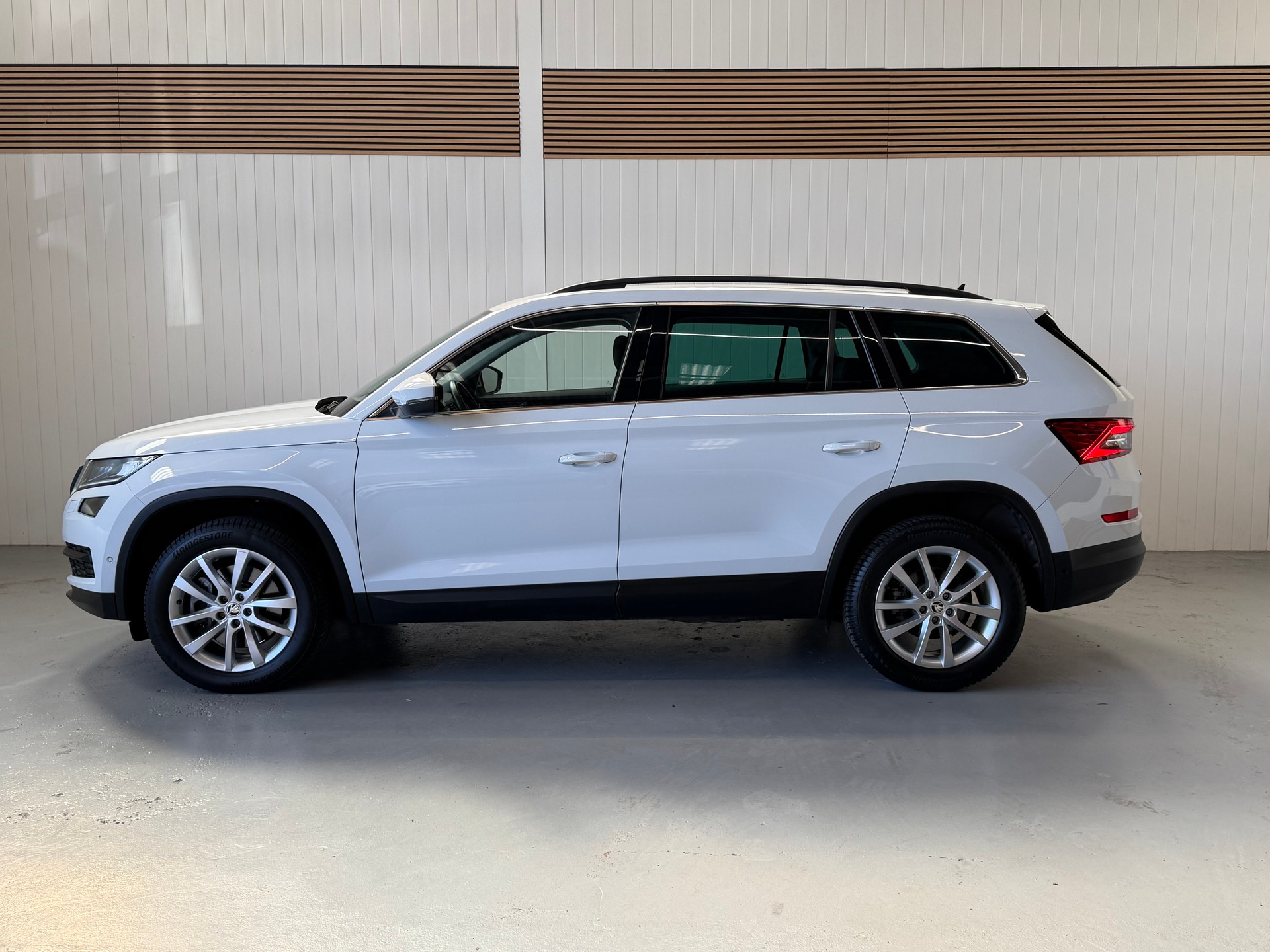 SKODA Kodiaq 2.0 TDI SCR Style 7Plätzer 4x4 DSG frisch ab Service & MfK-showroom-element-1