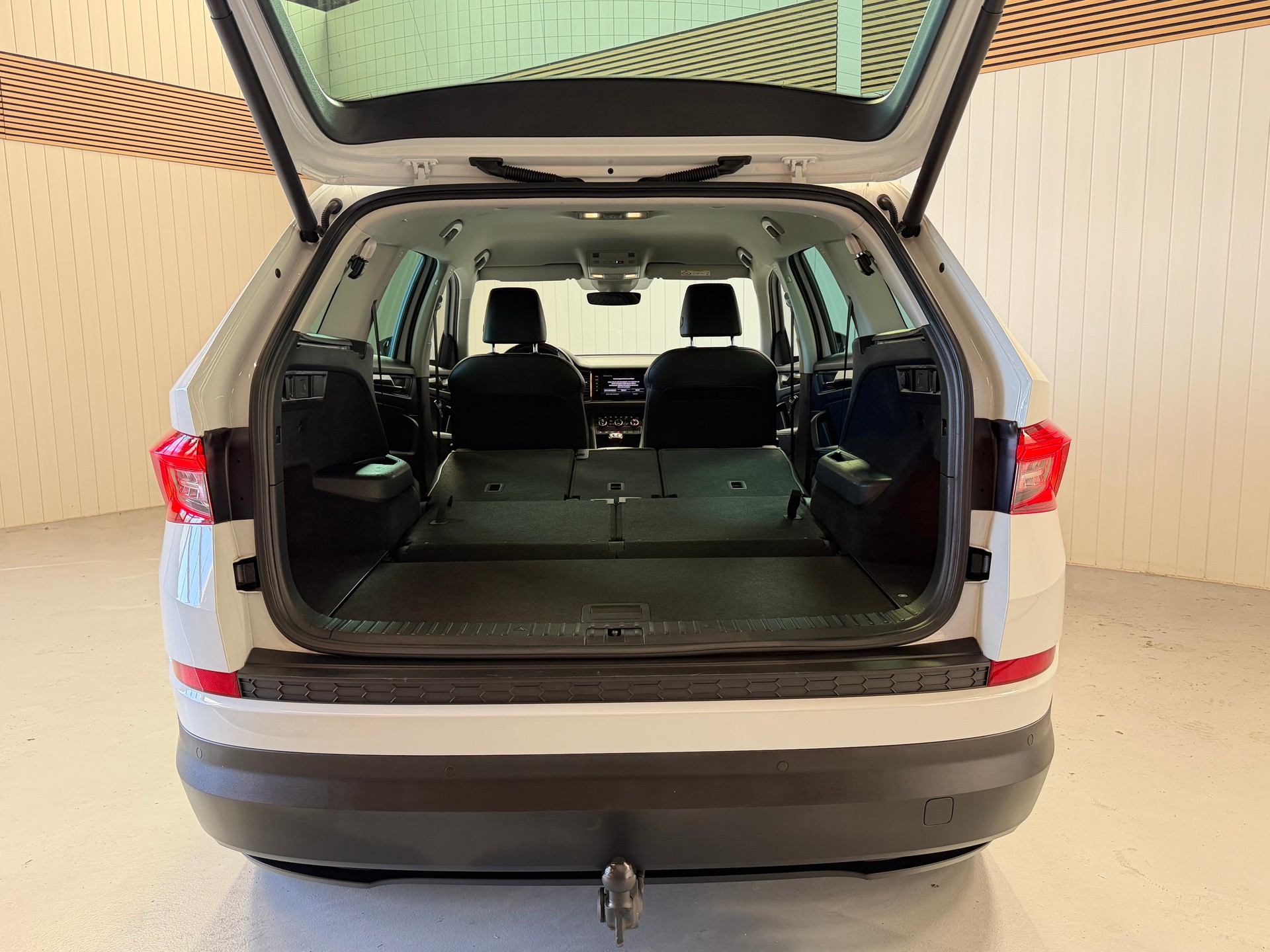 SKODA Kodiaq 2.0 TDI SCR Style 7Plätzer 4x4 DSG frisch ab Service & MfK-image-20