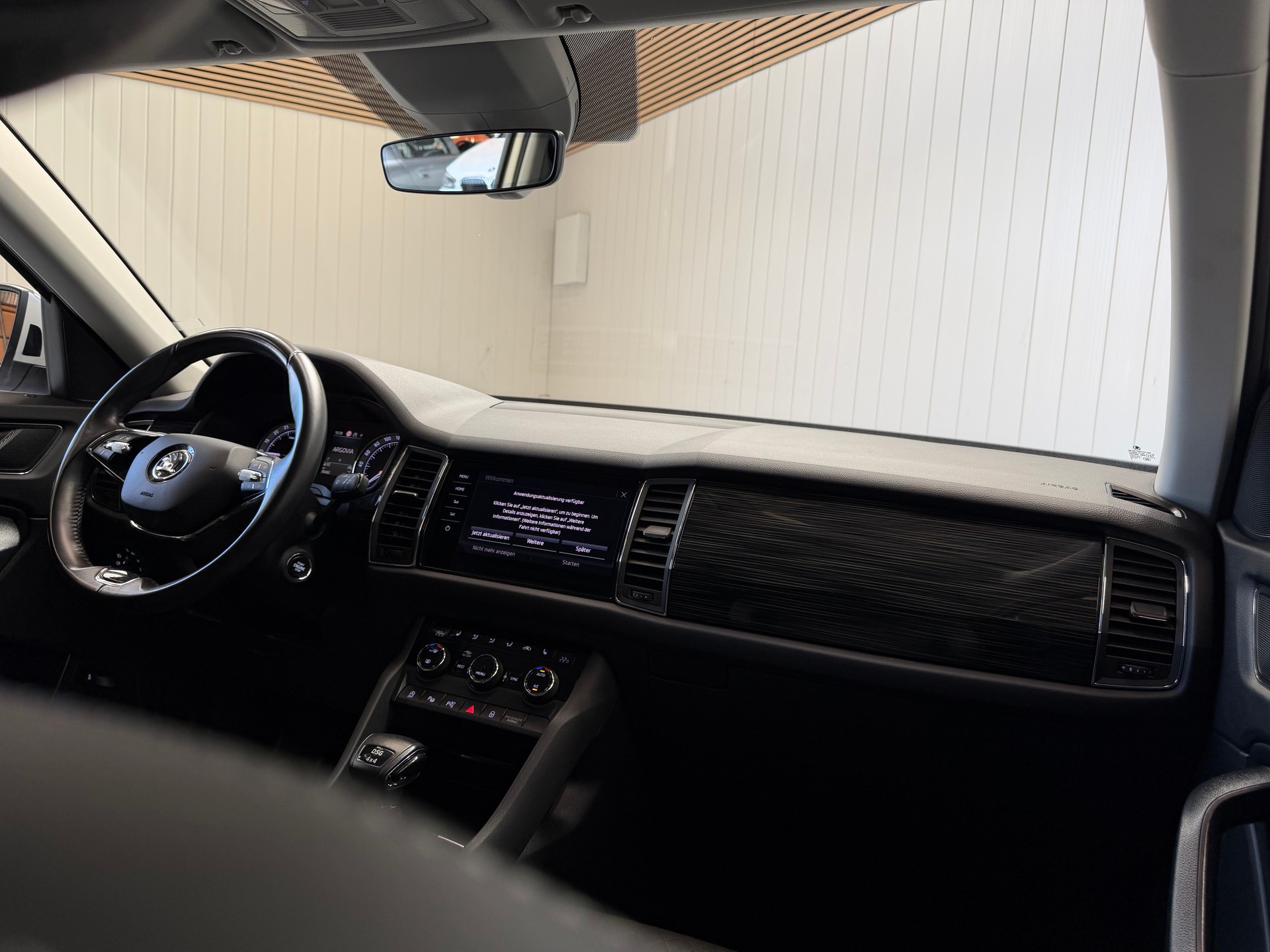 SKODA Kodiaq 2.0 TDI SCR Style 7Plätzer 4x4 DSG frisch ab Service & MfK-image-12