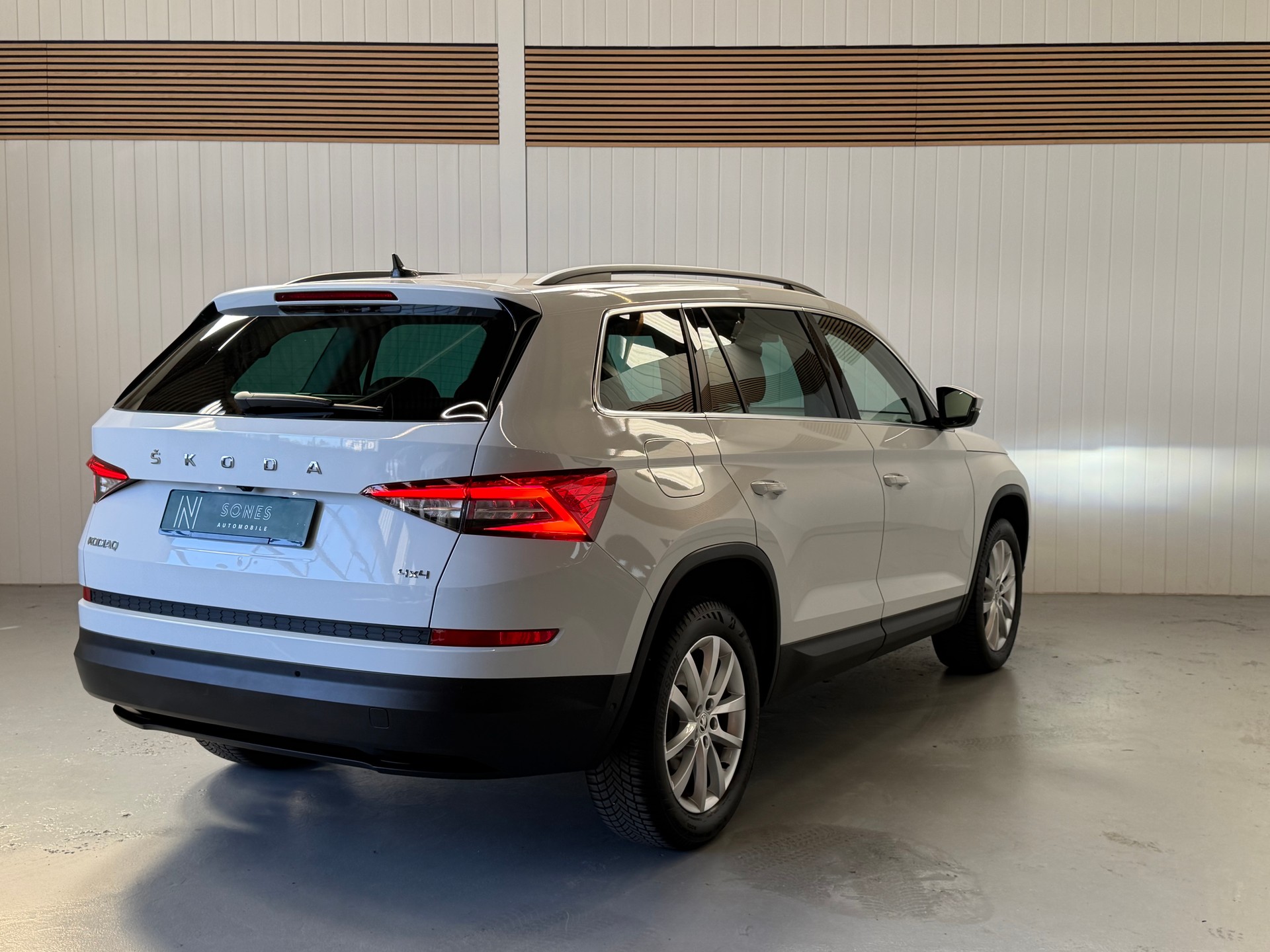 SKODA Kodiaq 2.0 TDI SCR Style 7Plätzer 4x4 DSG frisch ab Service & MfK-image-4
