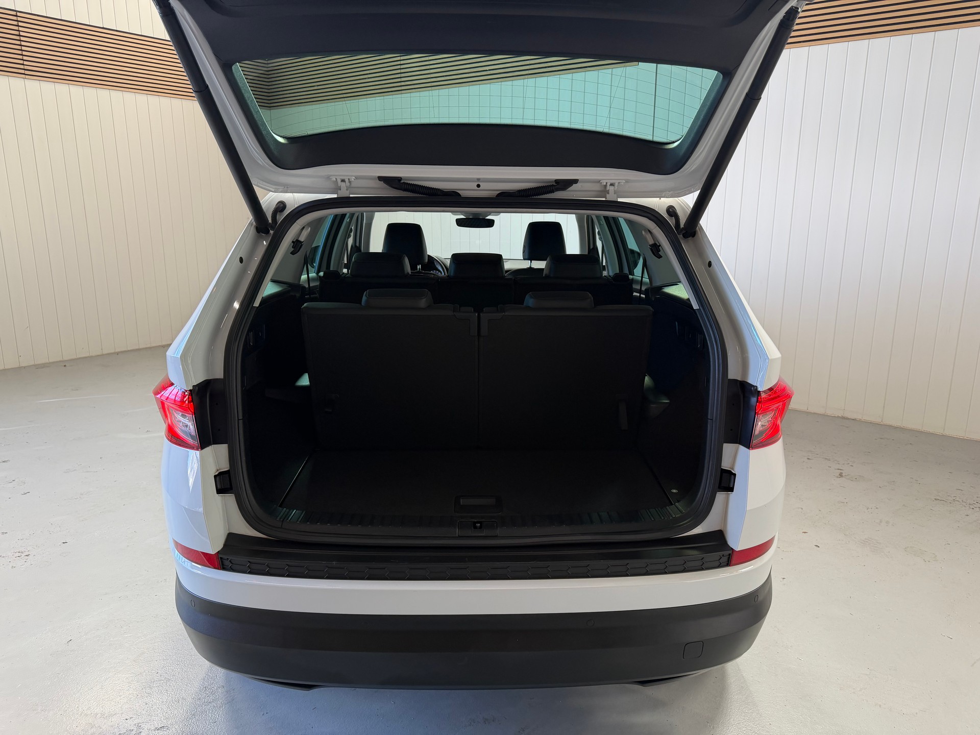 SKODA Kodiaq 2.0 TDI SCR Style 7Plätzer 4x4 DSG frisch ab Service & MfK-image-21