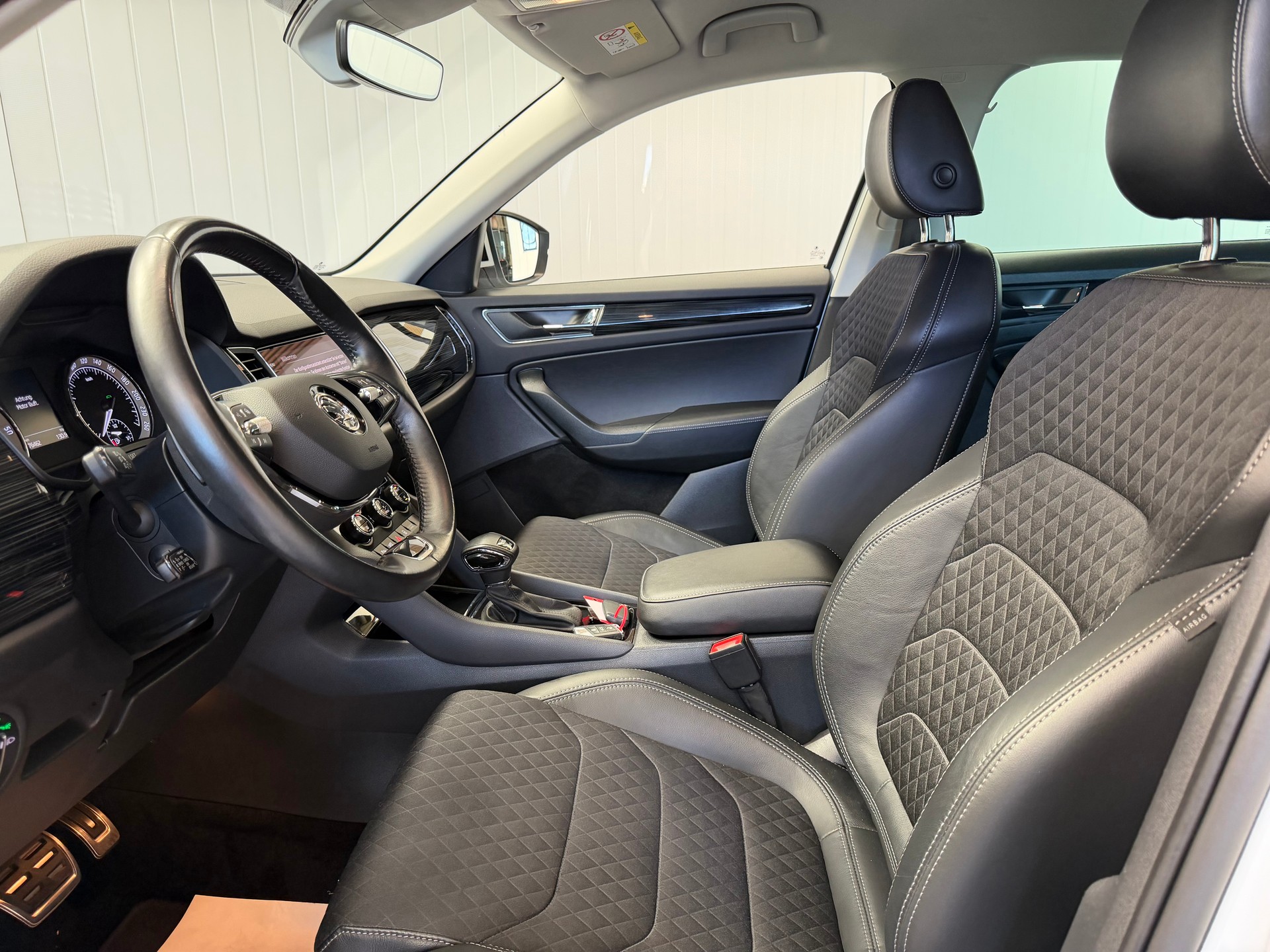 SKODA Kodiaq 2.0 TDI SCR Style 7Plätzer 4x4 DSG frisch ab Service & MfK-image-18