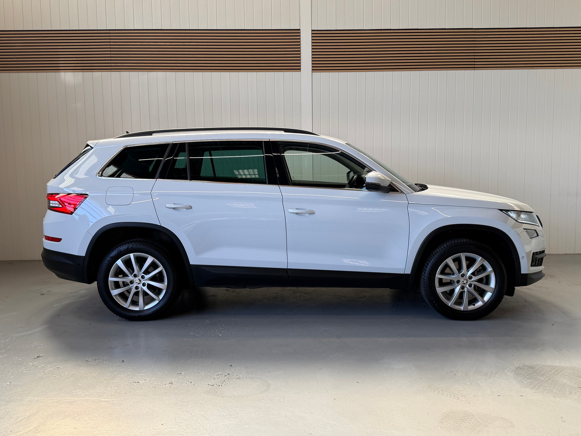 SKODA Kodiaq 2.0 TDI SCR Style 7Plätzer 4x4 DSG frisch ab Service & MfK-image-5