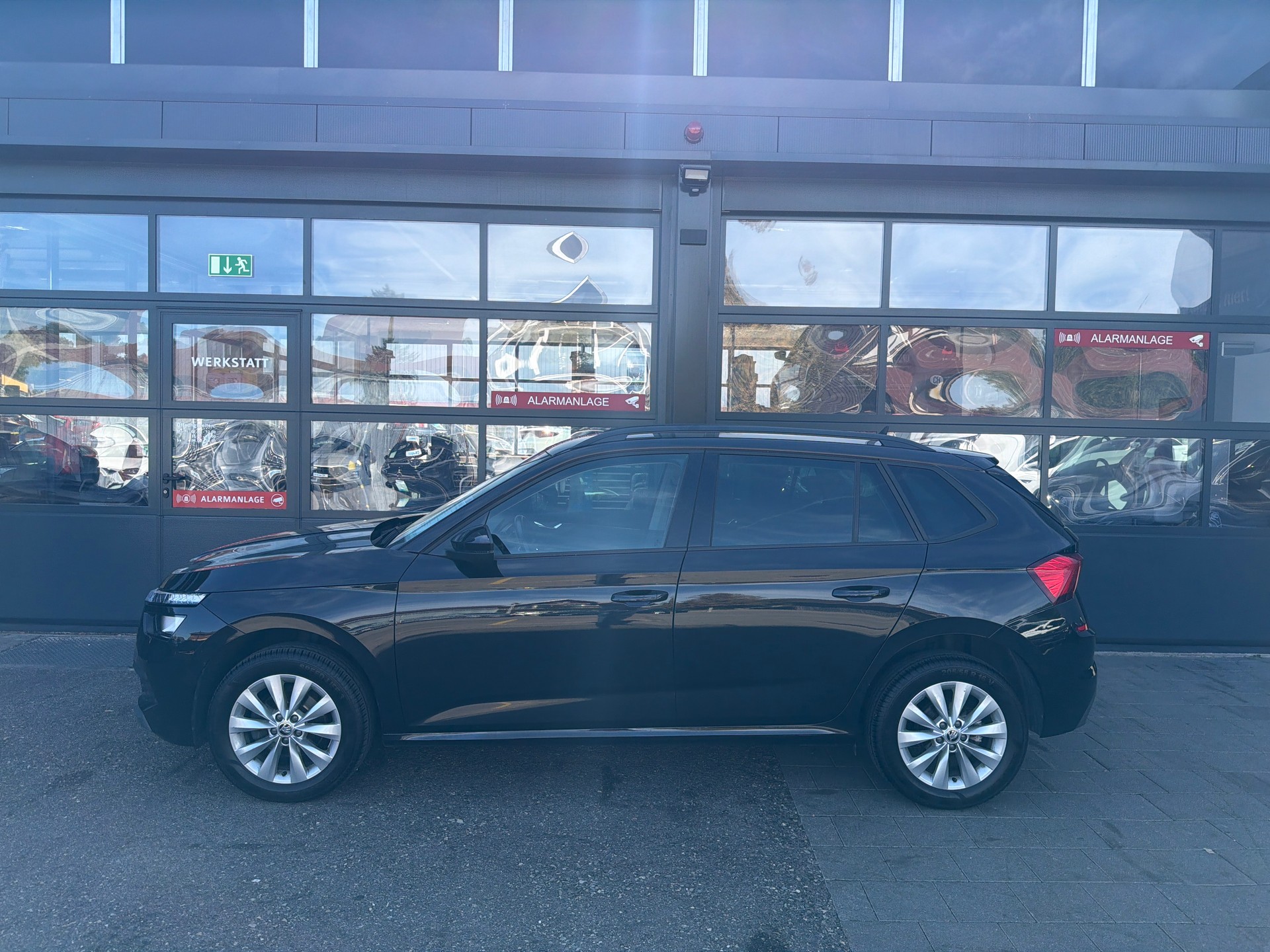 SKODA Kamiq 1.0 TSI Ambition-showroom-element-2