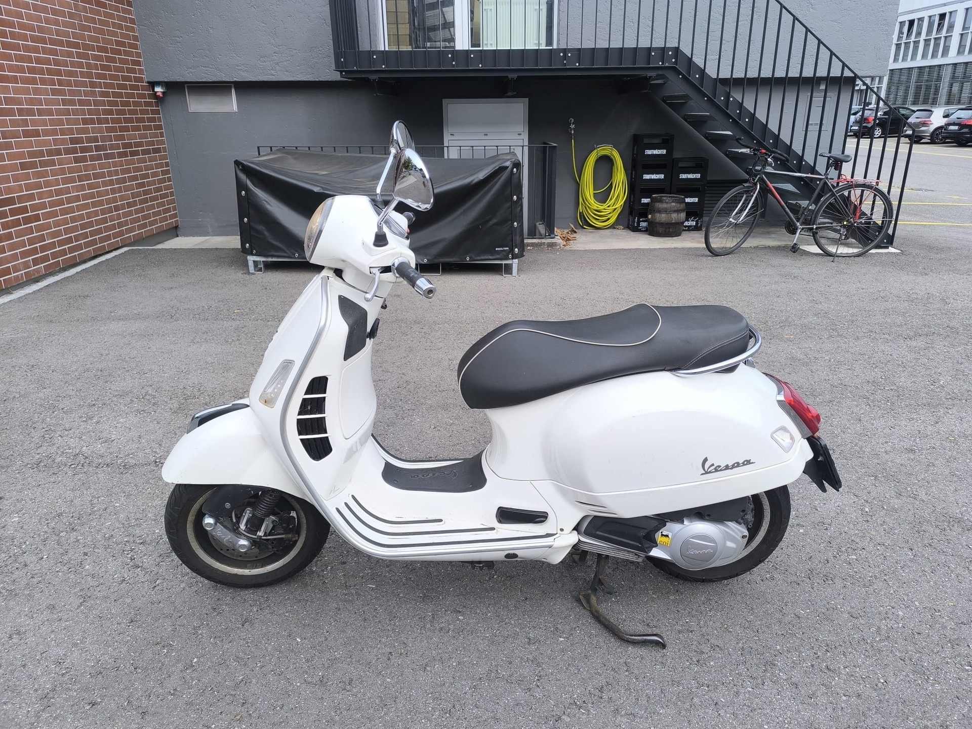 PIAGGIO Vespa GTS Super 125 i.e. ABS-image-1