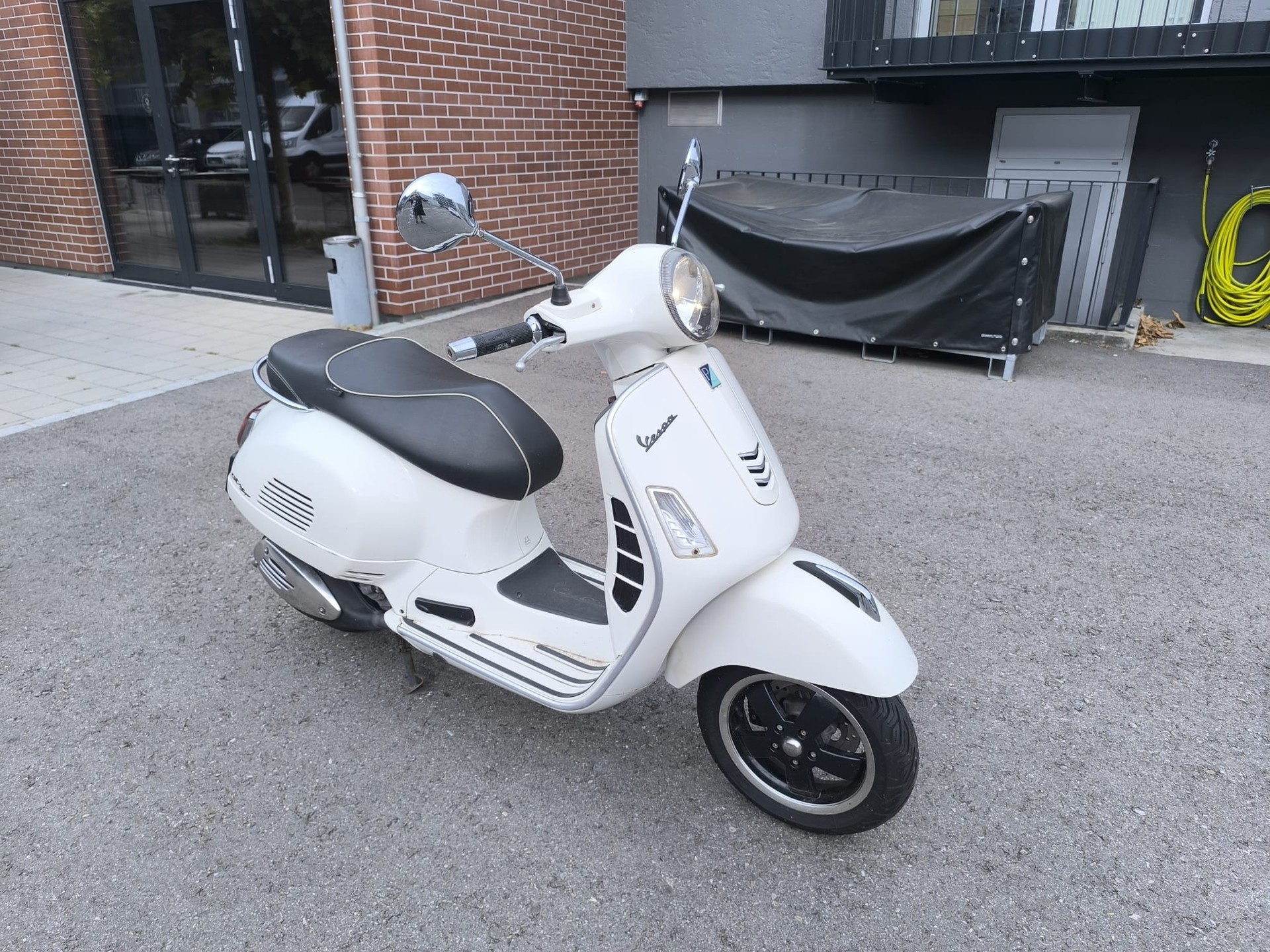 PIAGGIO Vespa GTS Super 125 i.e. ABS-image-3