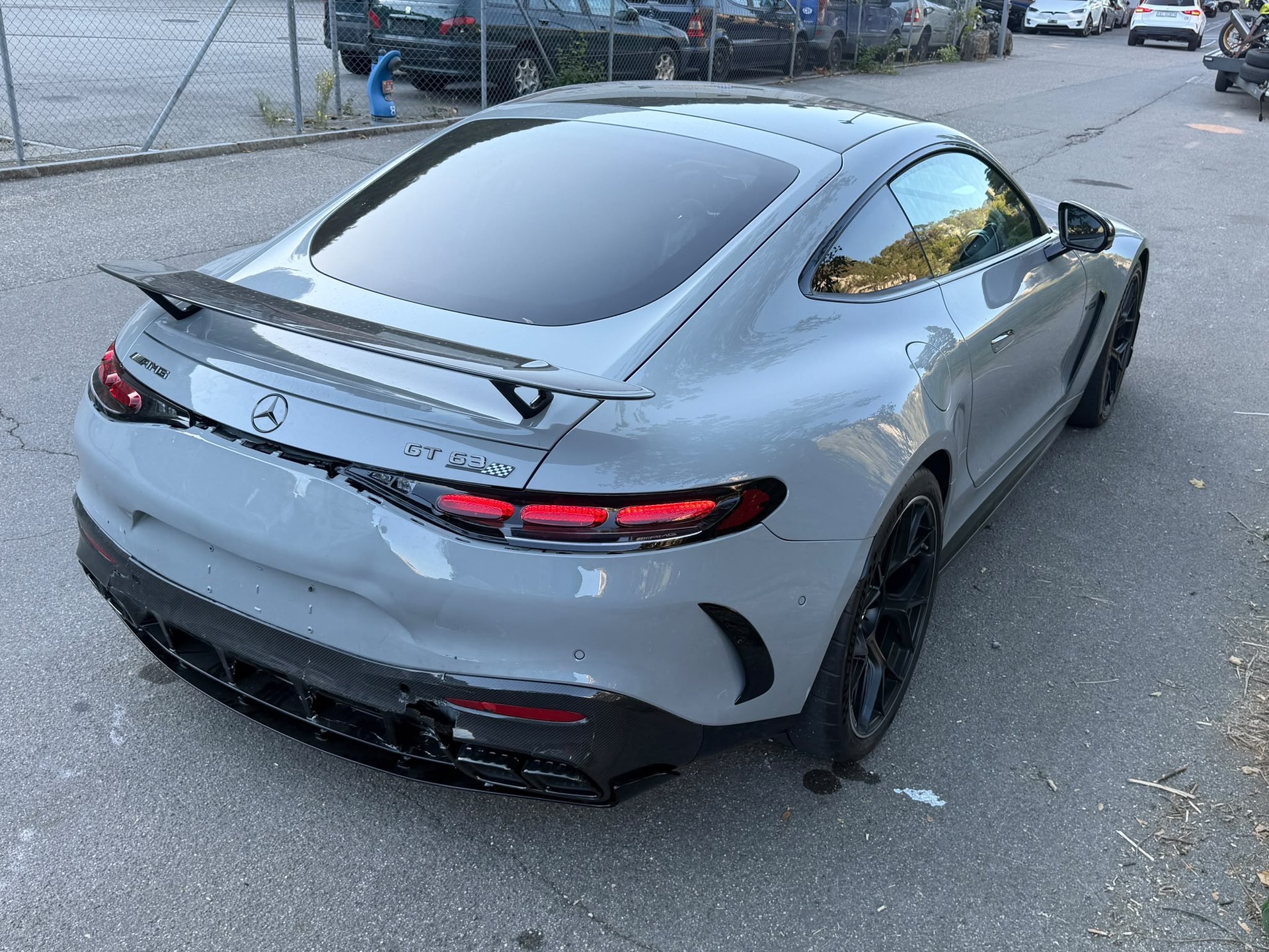 MERCEDES-BENZ AMG GT 63 PRO 4Matic+ Executive Edition-showroom-element-3