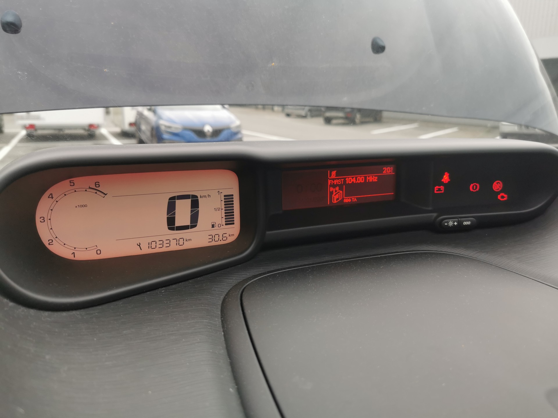 CITROEN C3 Picasso 1.2 Pure Tech**Motorschaden** Problème moteur-image-14
