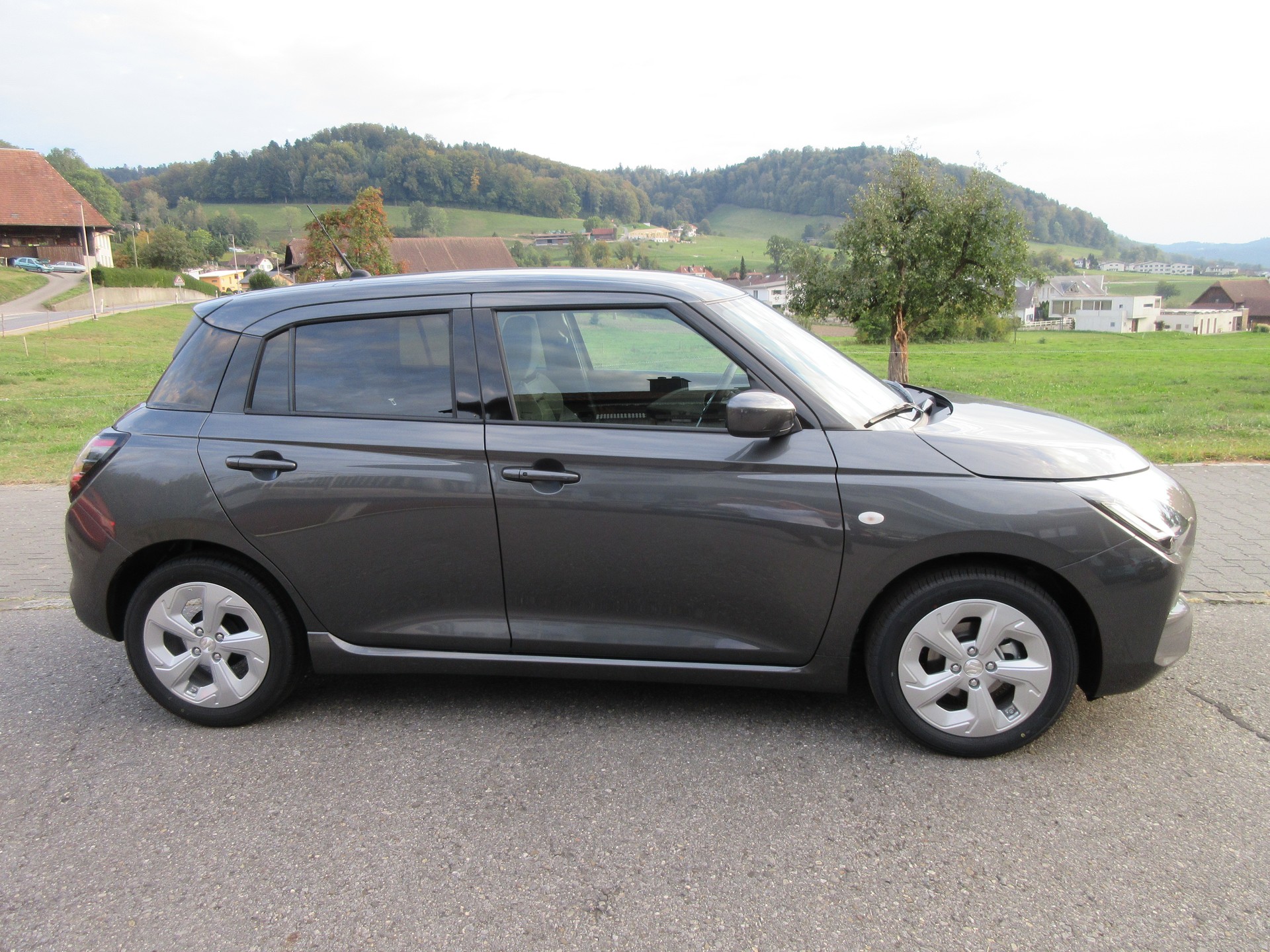 SUZUKI Swift 1.2 Compact + Hybrid CVT NEW MODEL