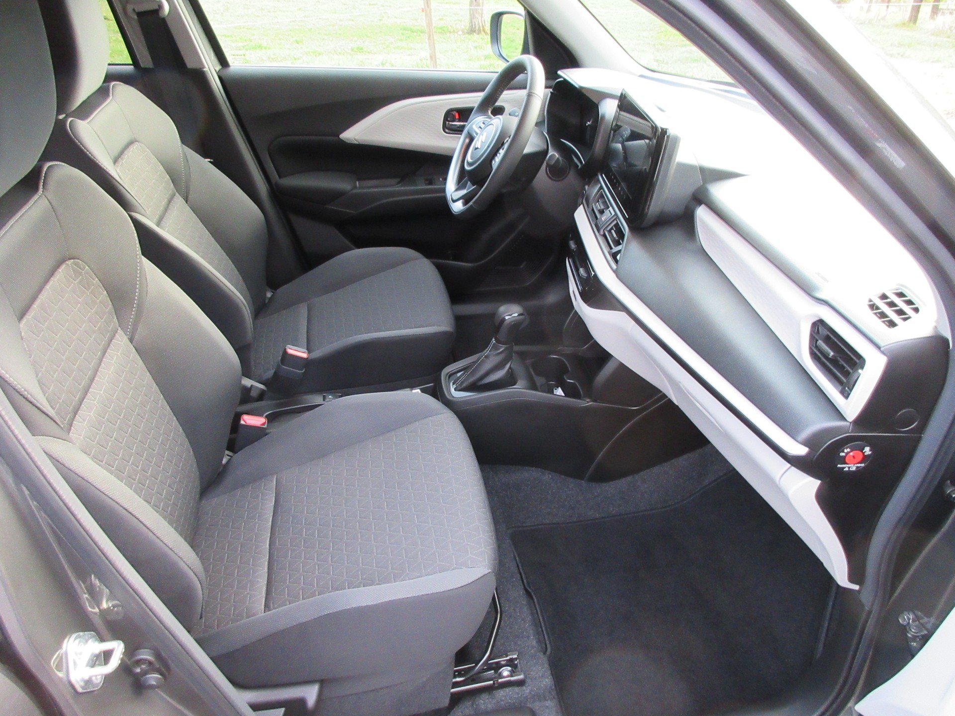 SUZUKI Swift 1.2 Compact + Hybrid CVT NEW MODEL-image-7