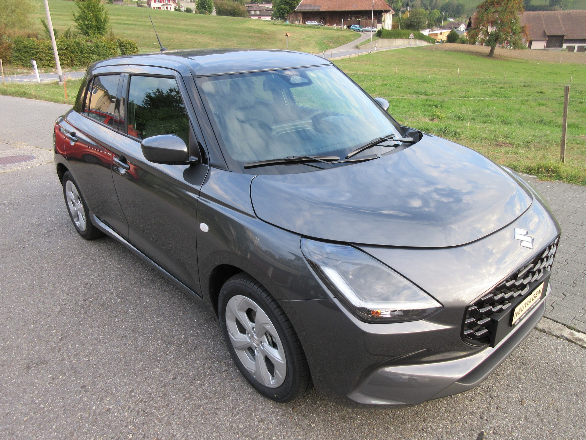 SUZUKI Swift 1.2 Compact + Hybrid CVT NEW MODEL-image-2
