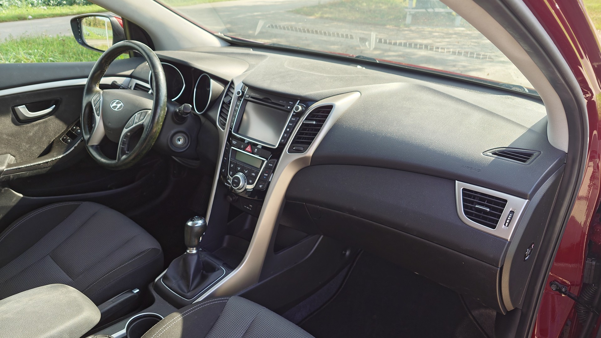 HYUNDAI i30 1.6 GDI Amplia-image-10