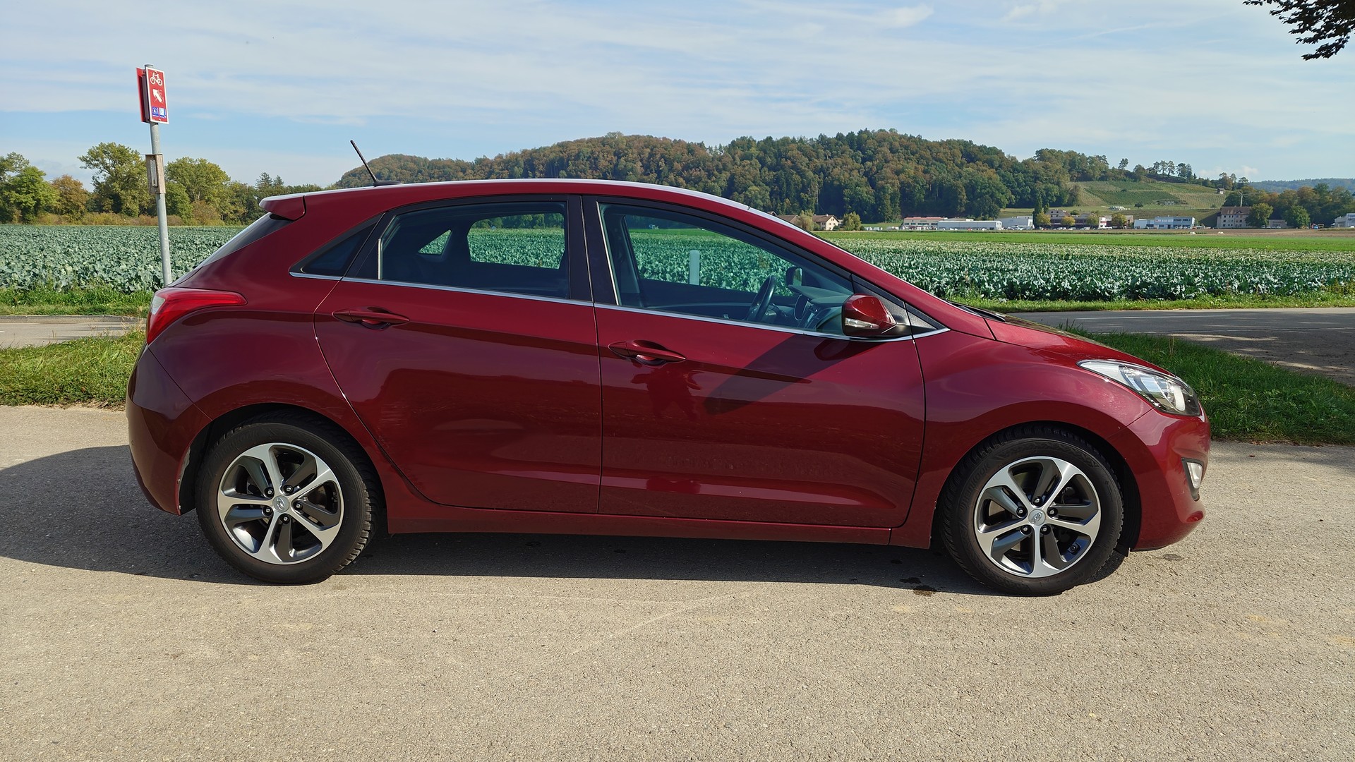 HYUNDAI i30 1.6 GDI Amplia-image-6