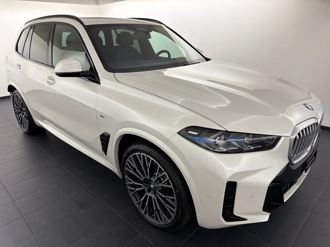 BMW X5 xDr 48V 30d M Sport-showroom-element-3