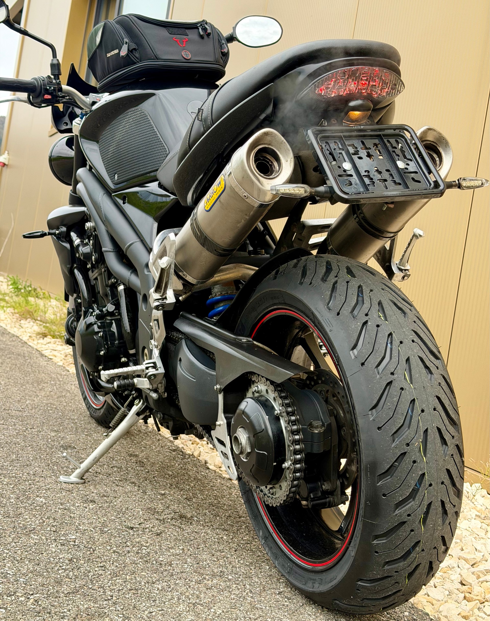 TRIUMPH Speed Triple 1050-image-12
