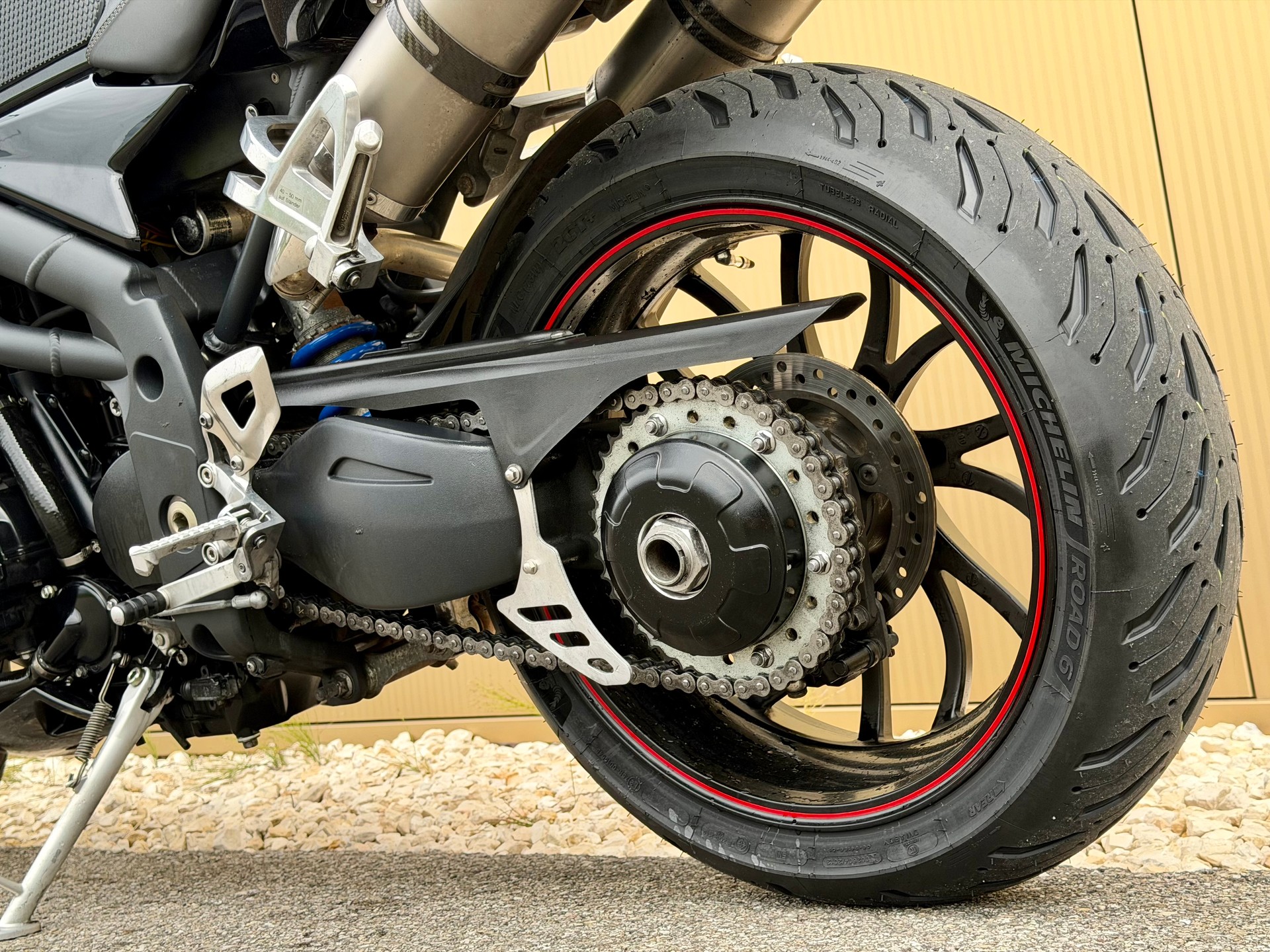 TRIUMPH Speed Triple 1050-image-13