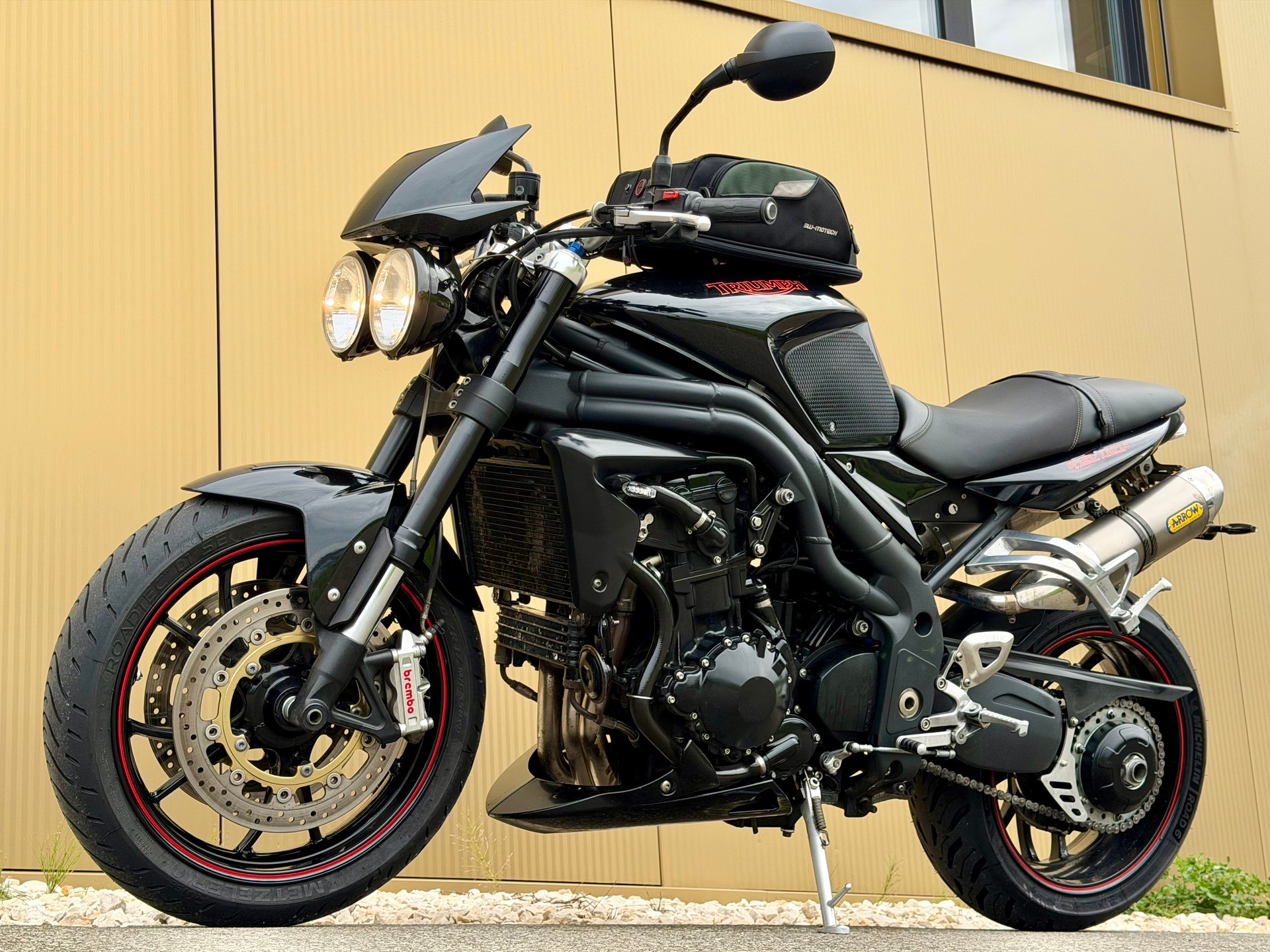TRIUMPH Speed Triple 1050-image-9