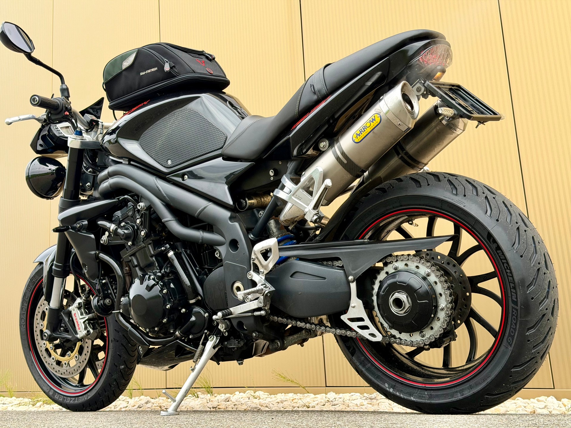 TRIUMPH Speed Triple 1050-image-11