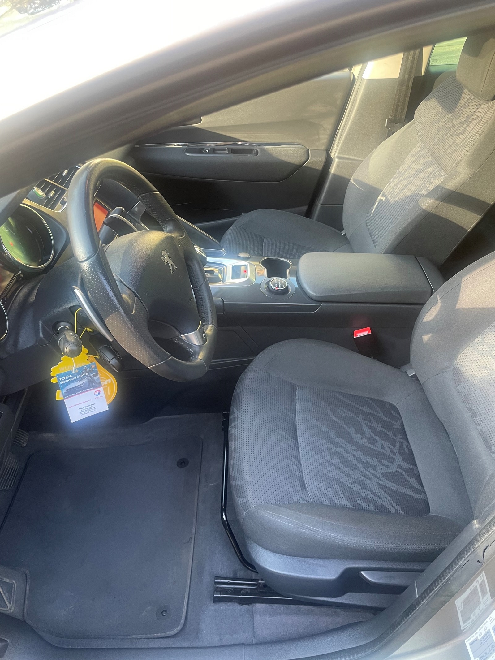 PEUGEOT 3008 HYbrid4 2.0 HDI EGS6-image-6