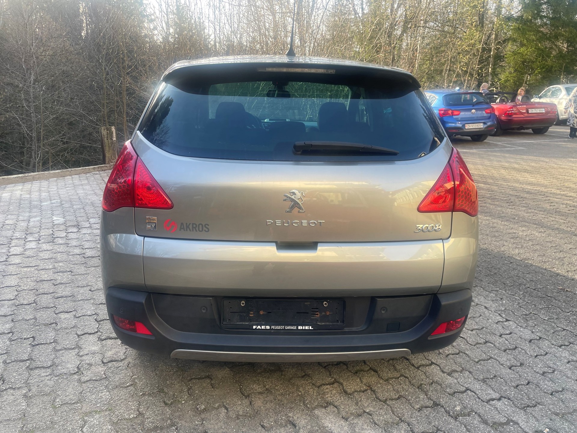 PEUGEOT 3008 HYbrid4 2.0 HDI EGS6-image-3
