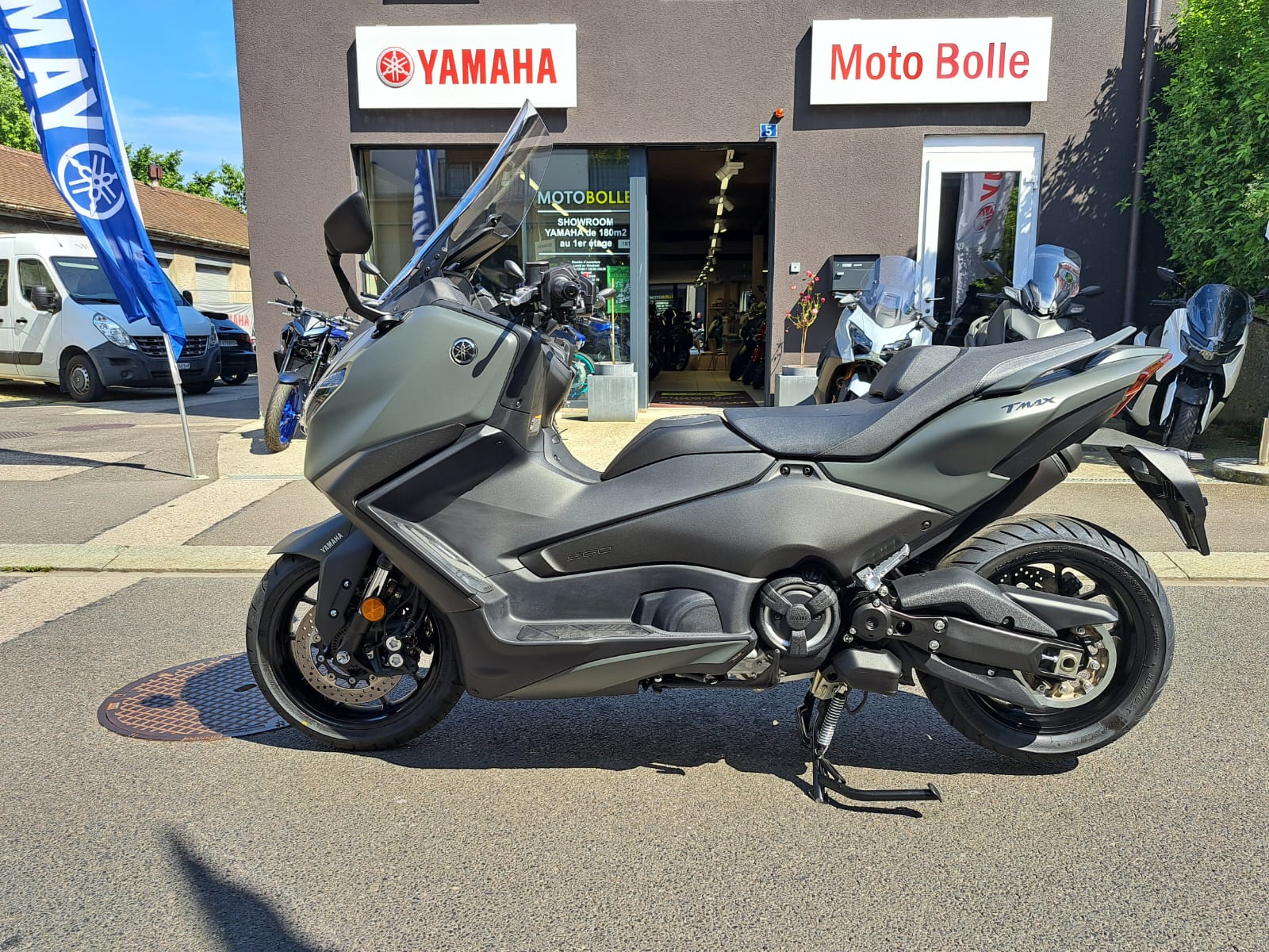 YAMAHA T-MAX XP 560-image-3
