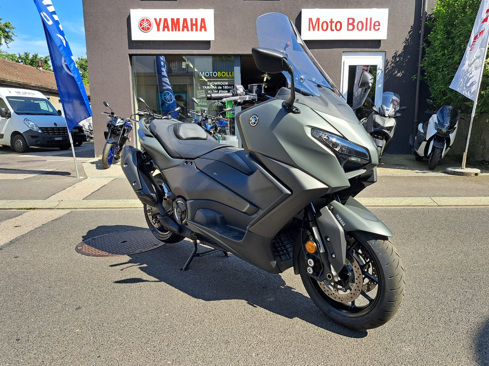 YAMAHA T-MAX XP 560-image-1