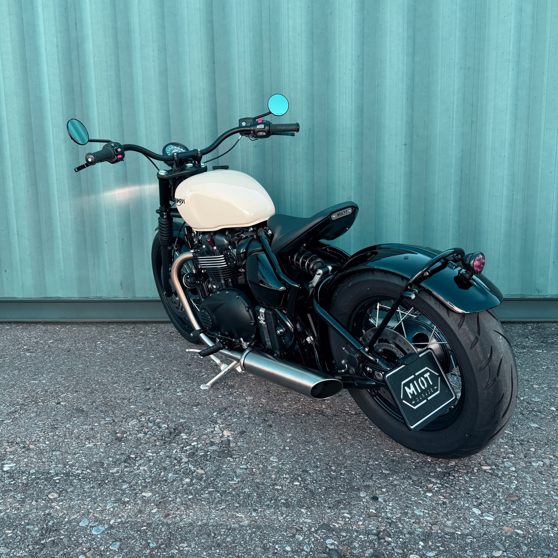 TRIUMPH Bonneville 1200 Bobber ABS-image-0