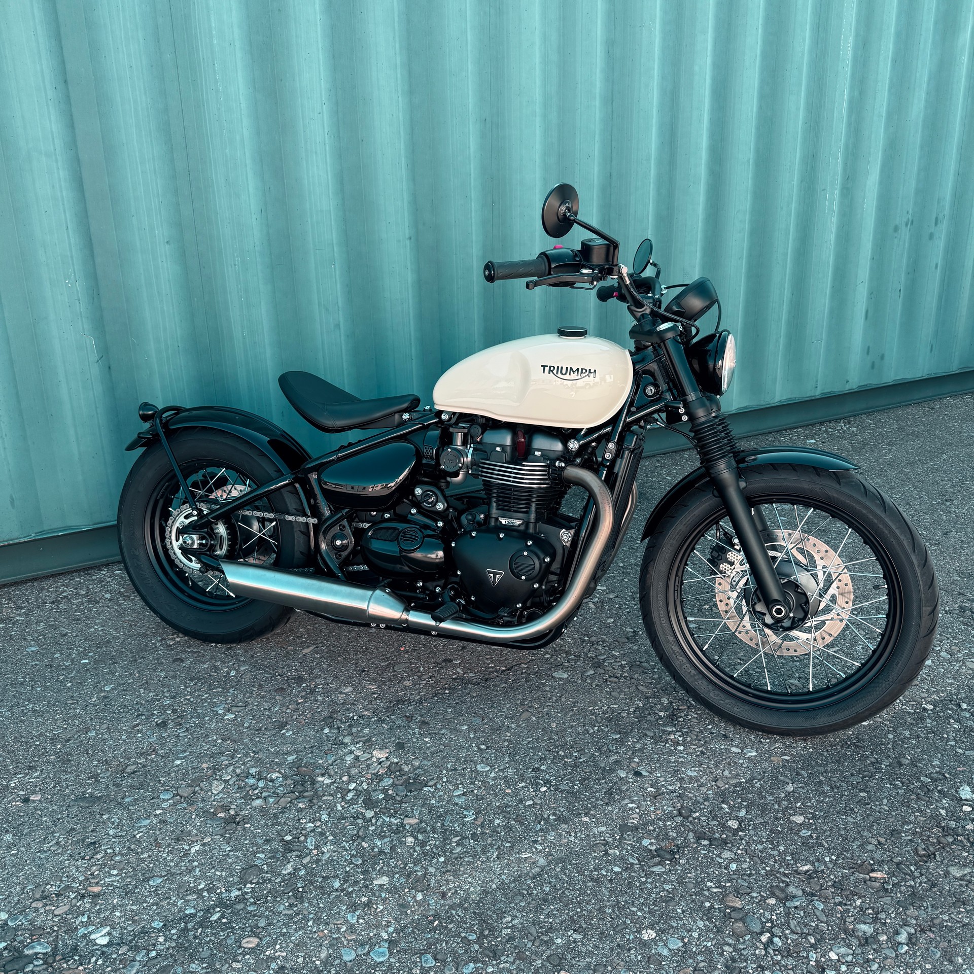 TRIUMPH Bonneville 1200 Bobber ABS-image-3