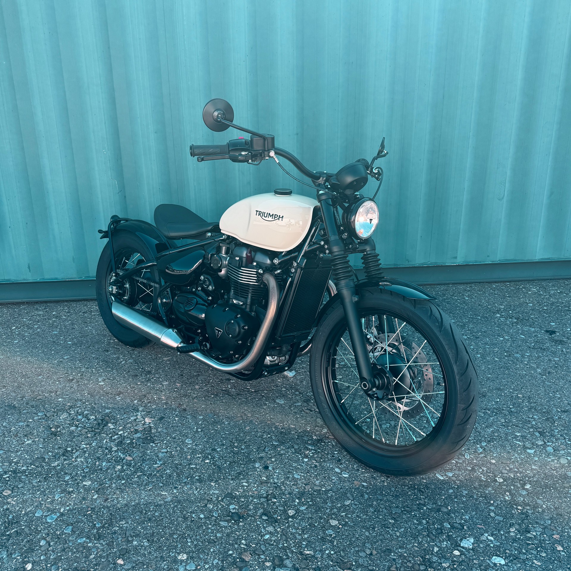 TRIUMPH Bonneville 1200 Bobber ABS-image-1