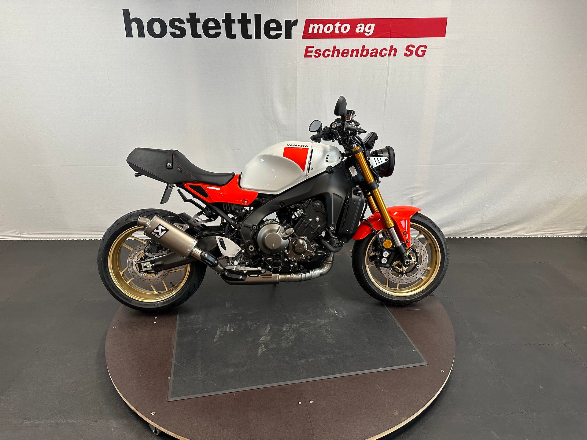 YAMAHA XSR 900-image-1