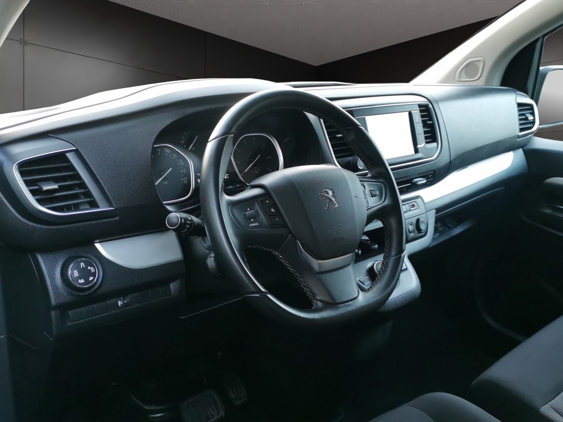 PEUGEOT Traveller 2.0 BlueHDi Business Standard EAT8-image-6