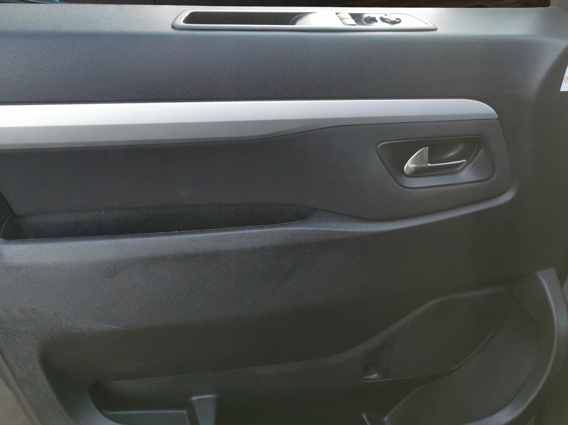 PEUGEOT Traveller 2.0 BlueHDi Business Standard EAT8-image-16