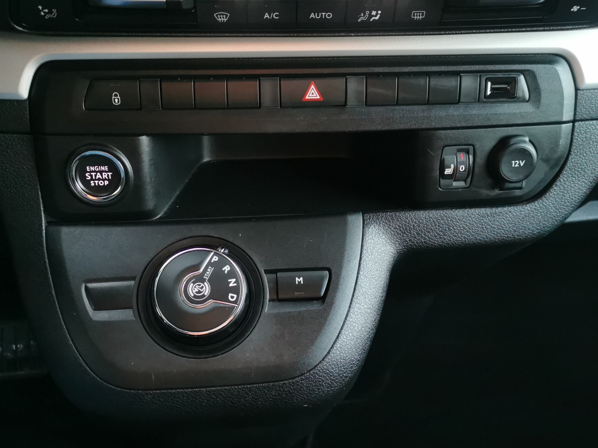 PEUGEOT Traveller 2.0 BlueHDi Business Standard EAT8-image-13