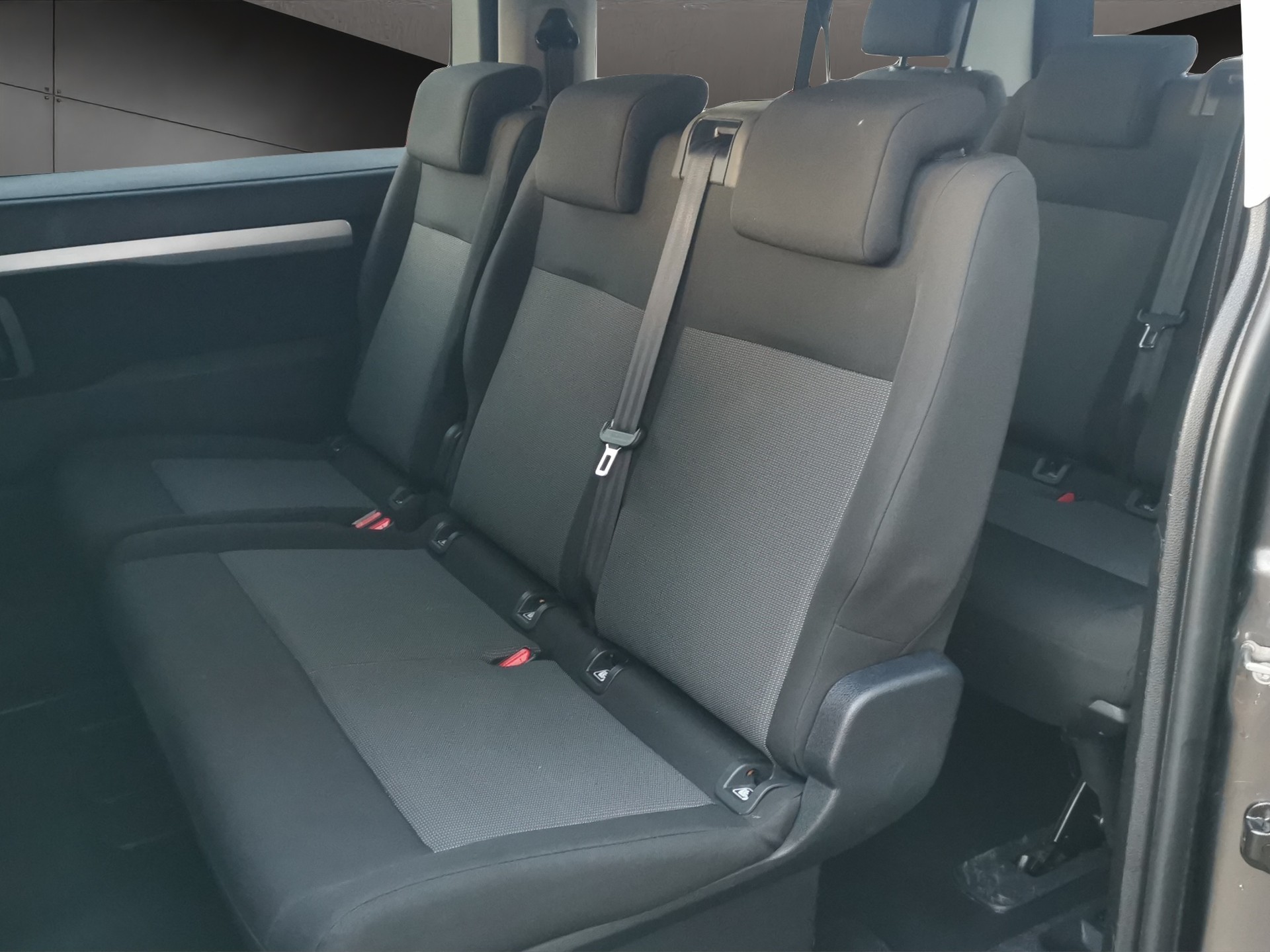 PEUGEOT Traveller 2.0 BlueHDi Business Standard EAT8-image-8