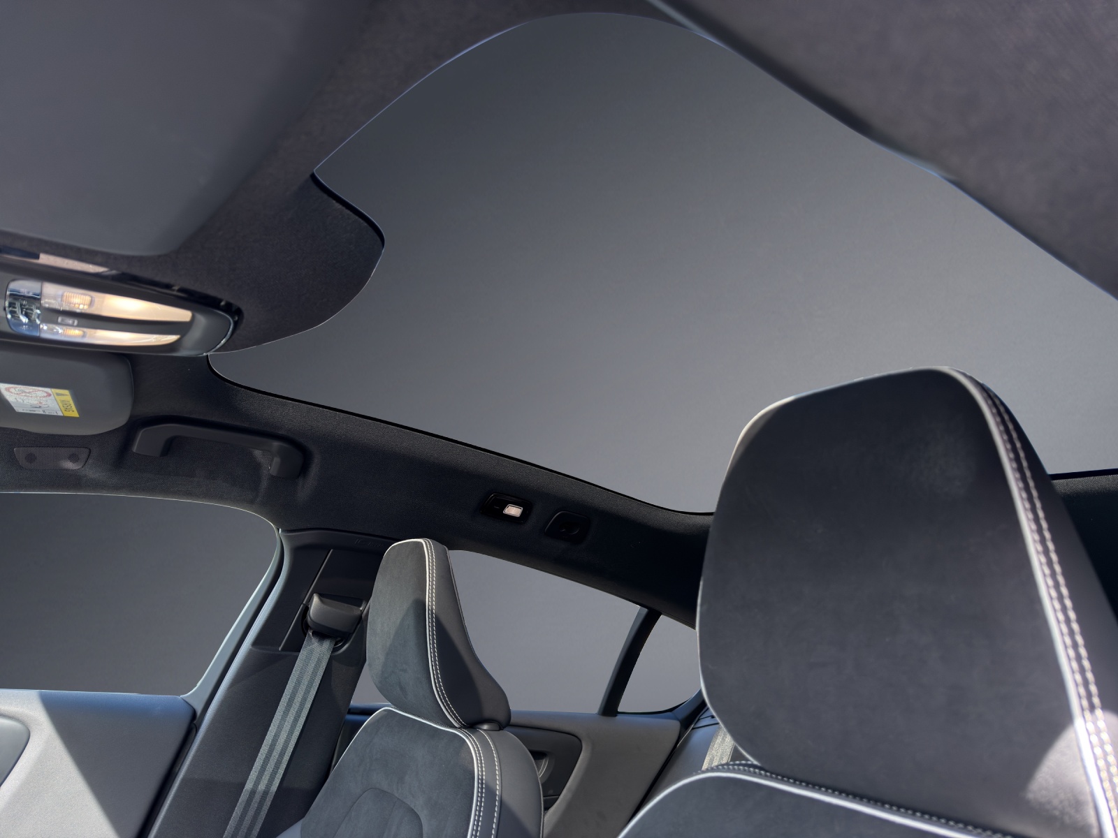 VOLVO C40 Recharge E80 82kWh Twin AWD Pure Electric Plus-image-16