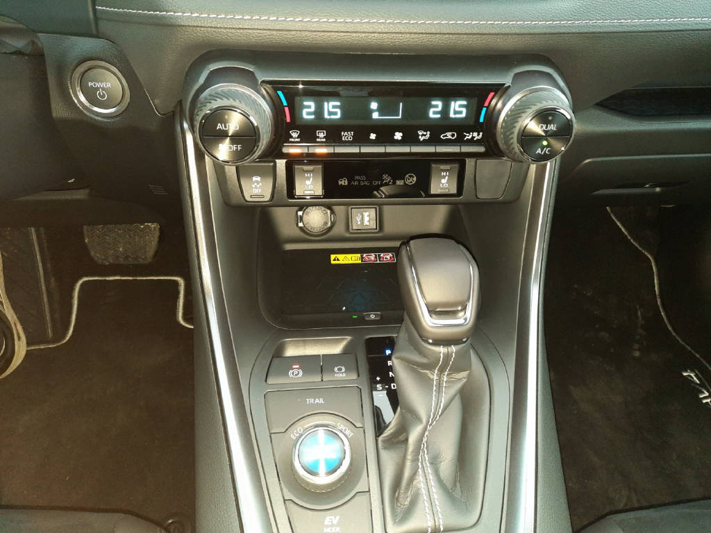 TOYOTA RAV-4 2.5 HEV GR Sport-image-10