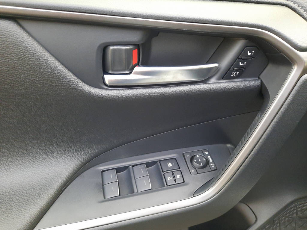 TOYOTA RAV-4 2.5 HEV GR Sport-image-11