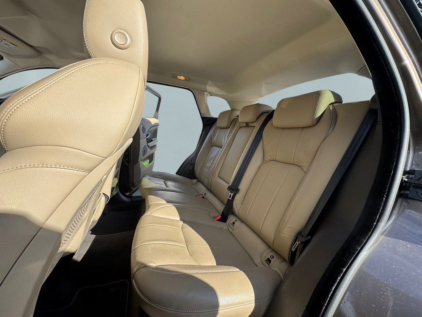 LAND ROVER Range Rover Evoque 2.0 TD4 SE Dynamic-image-7