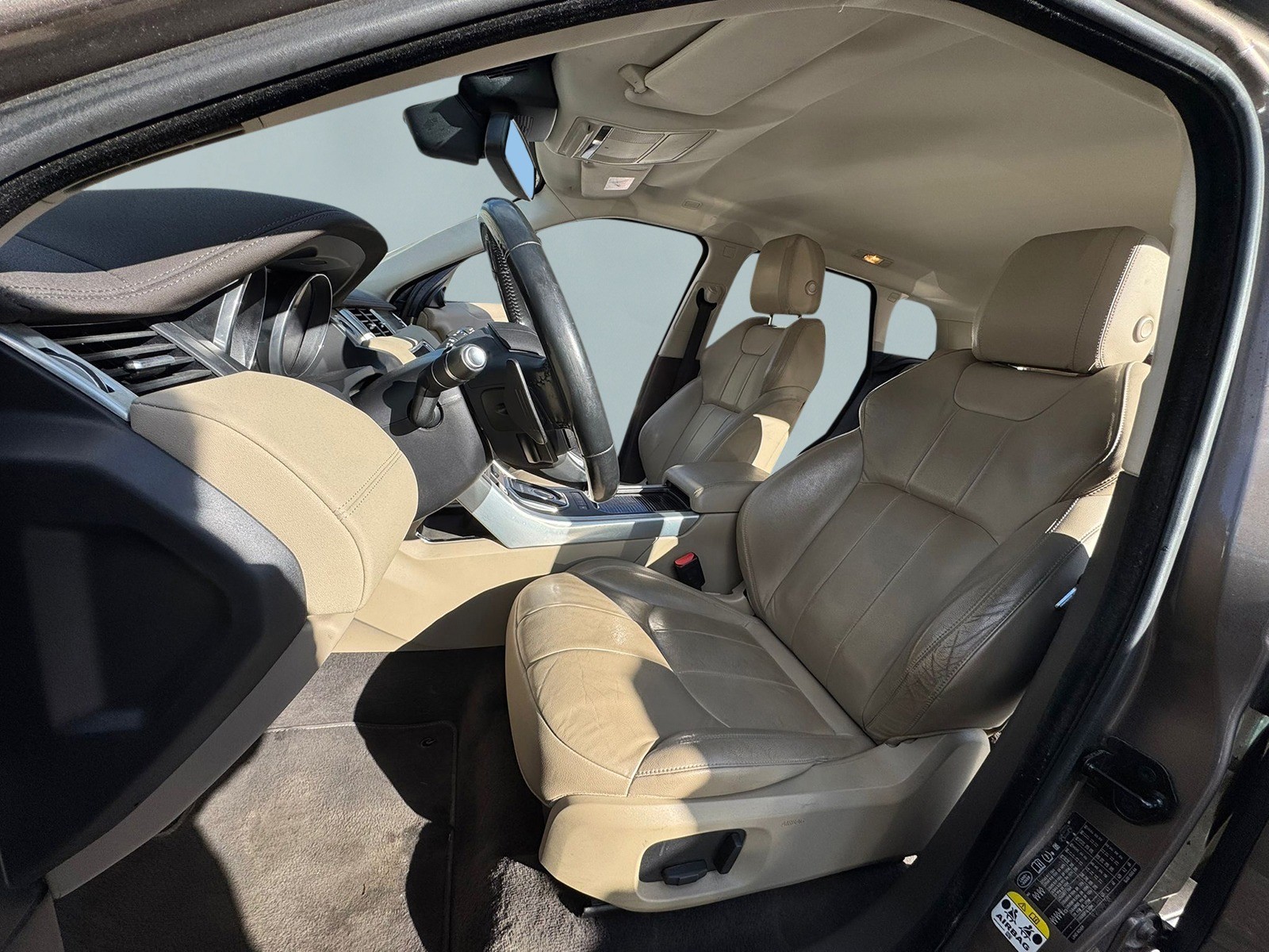 LAND ROVER Range Rover Evoque 2.0 TD4 SE Dynamic-image-10